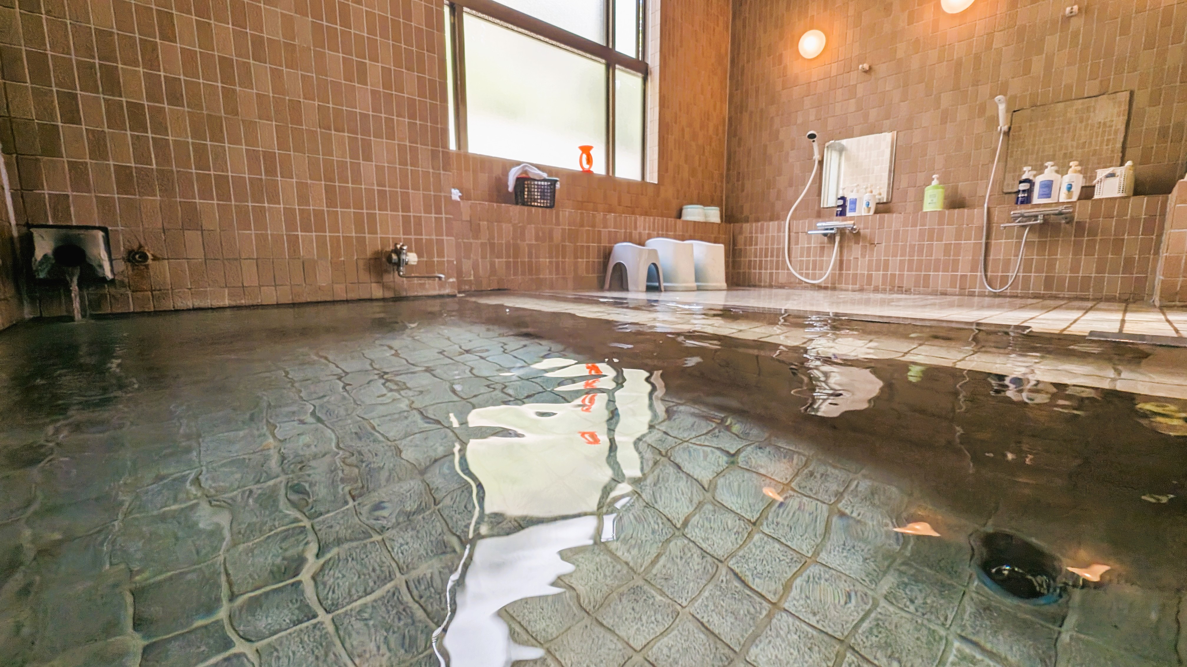 当館の温泉。湯野浜温泉でも貴重な源泉１００％です。