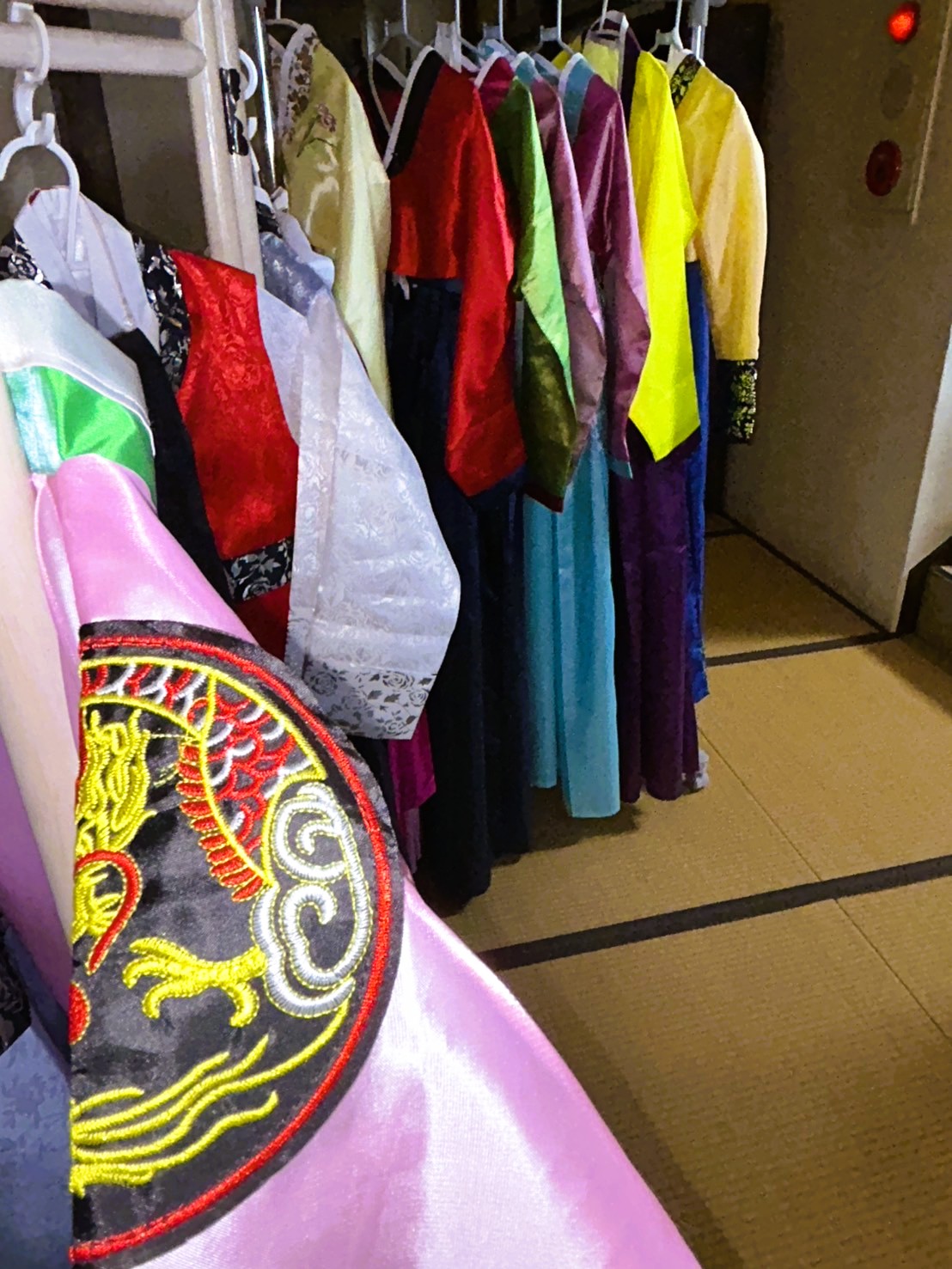 無料貸出のチマチョゴリ。館内着としてもどうぞ。