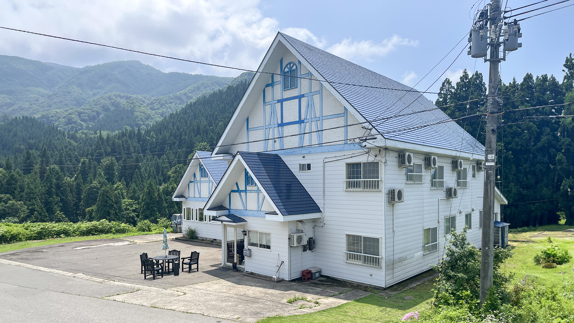 #外観　八海山の綺麗な緑を眺めながらゆったり