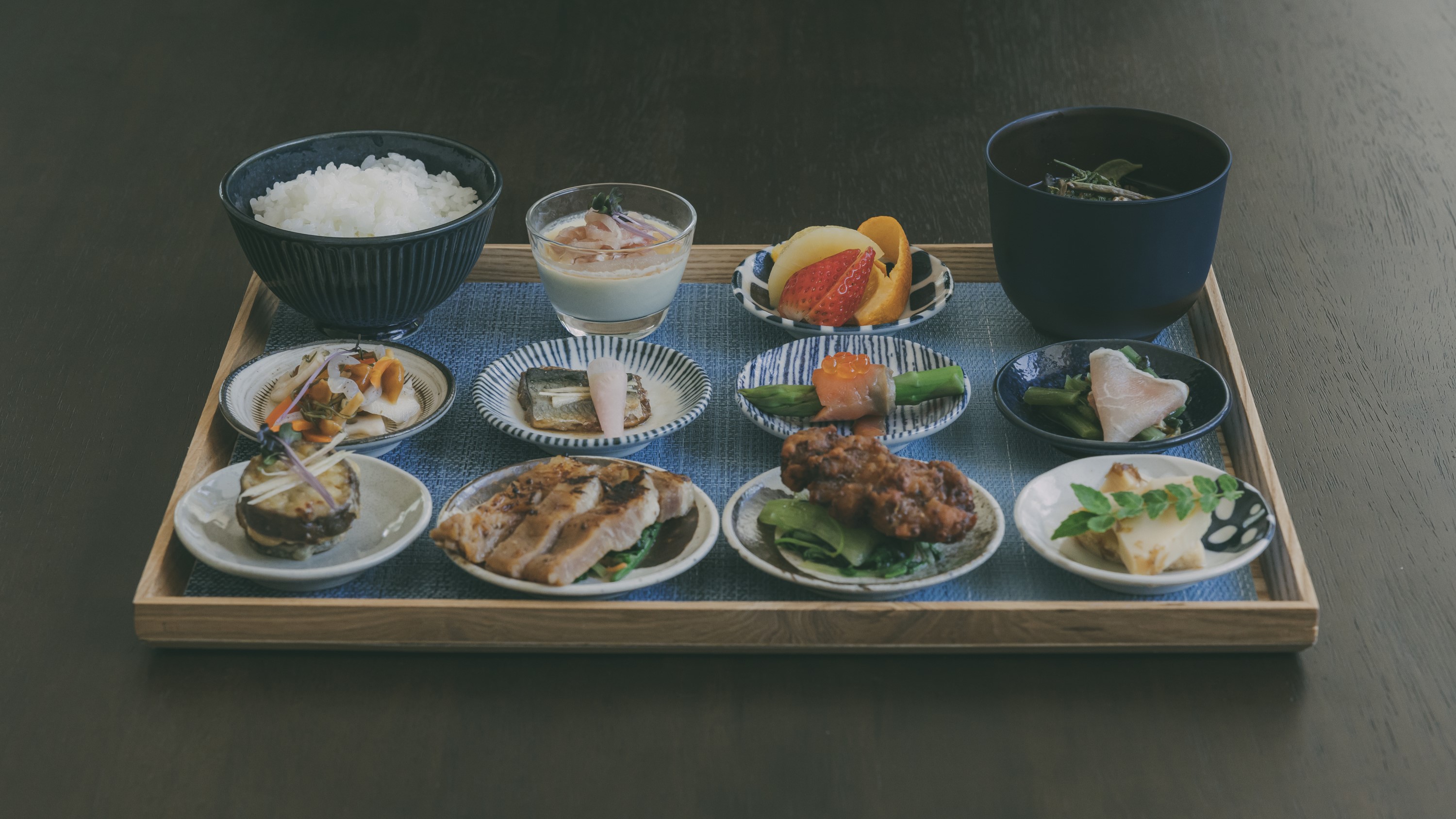 様々な四季の食材を少しづつ御膳スタイルでお召し上がりください