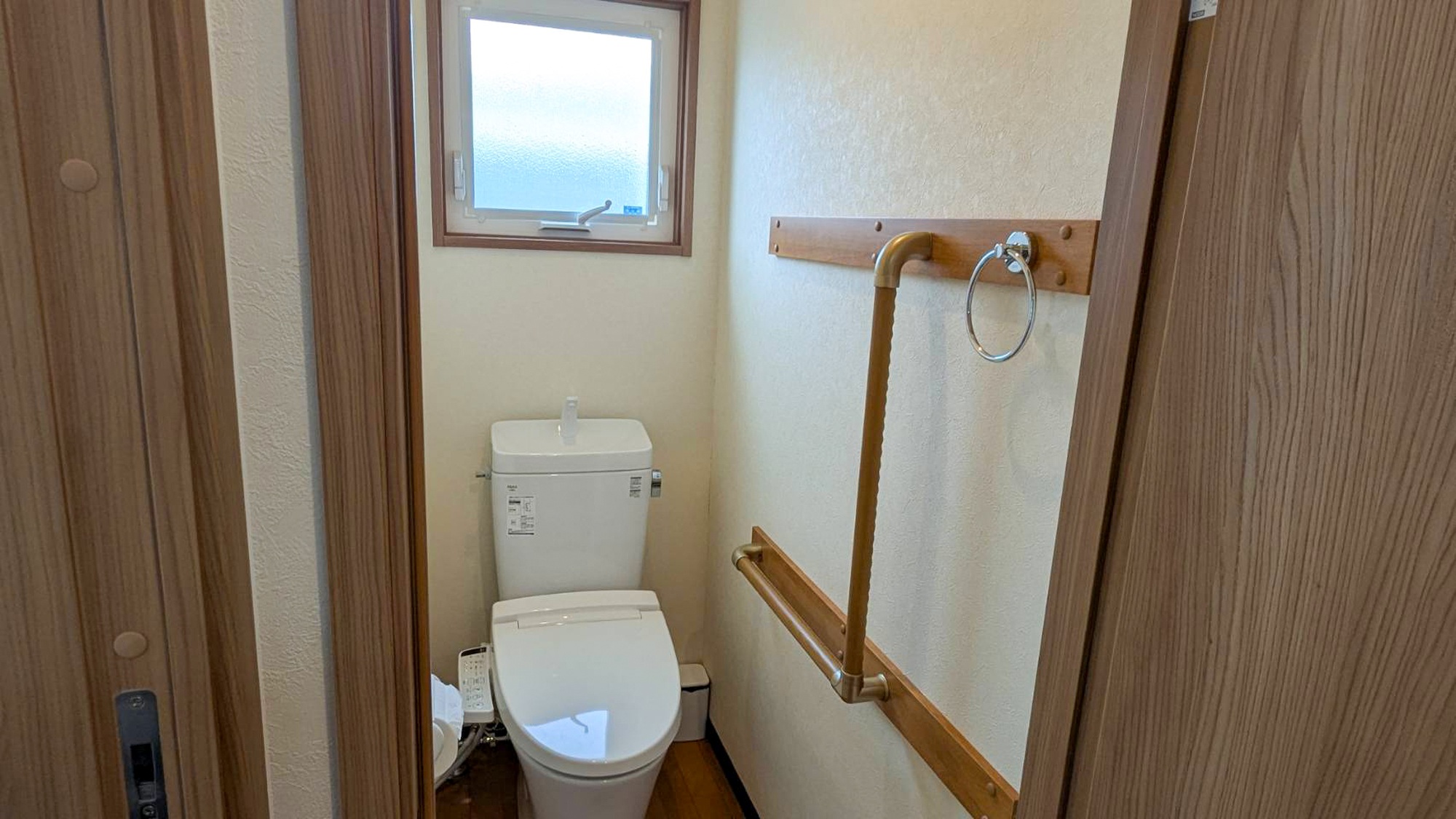 ・【GREEN Cabin】洗浄機能付きの個室トイレです。快適にご利用いただけます