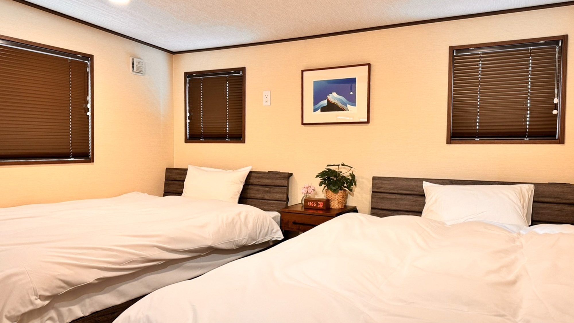 ・【PREMIUM Cabin】セミダブルベッドでゆったりとお休みいただけます