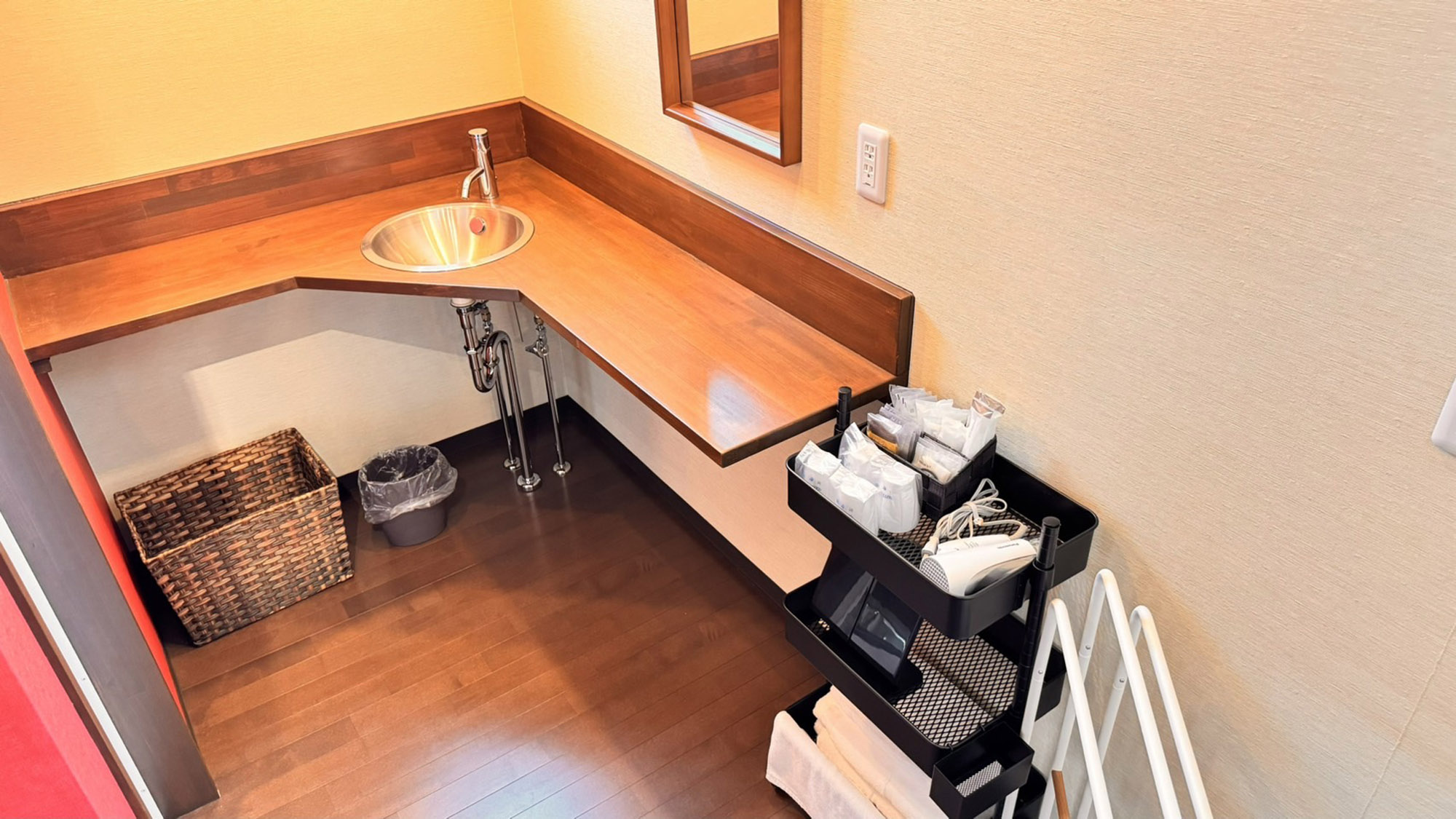 ・【PREMIUM Cabin】カウンターが広く使いやすい洗面台