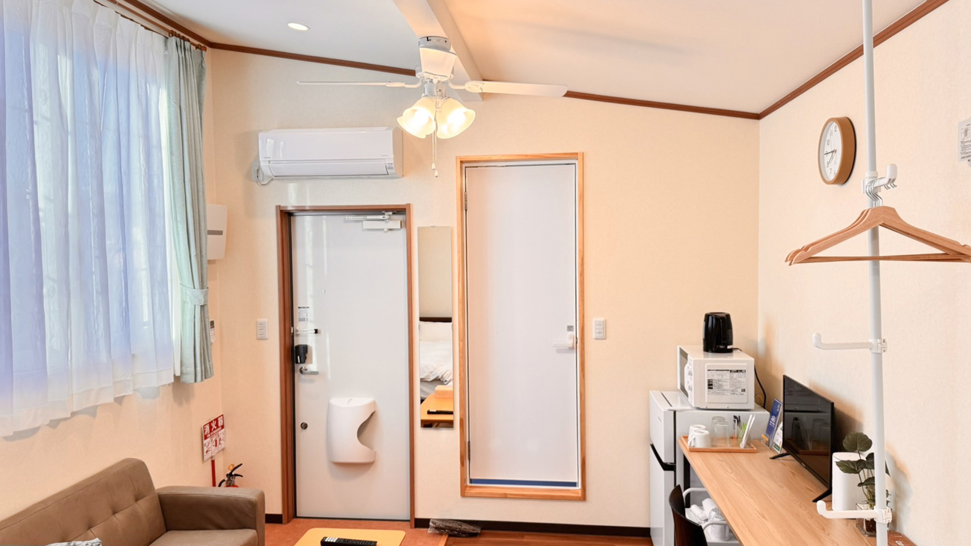 ・【BUSINESS Cabin】ソファーでゆっくりとテレビ観賞もできます