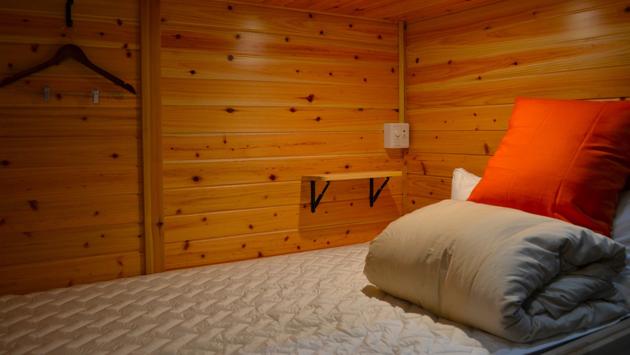 女性セミダブル