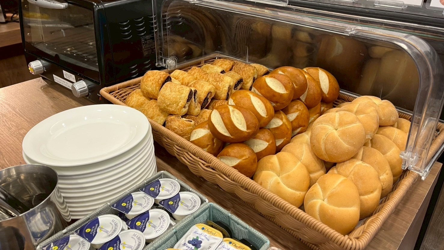 無料朝食バイキングパン