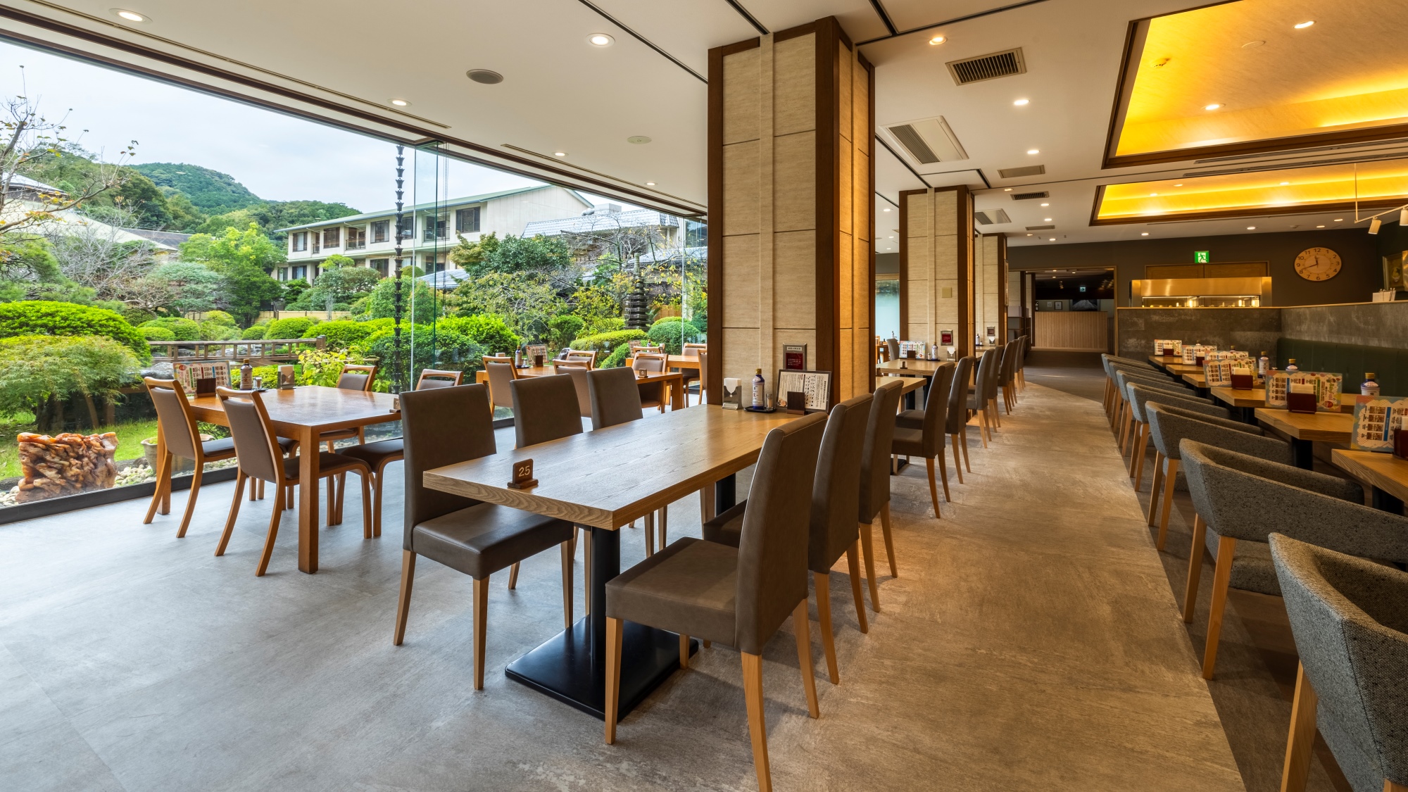 本館バイキングレストラン鳳凰