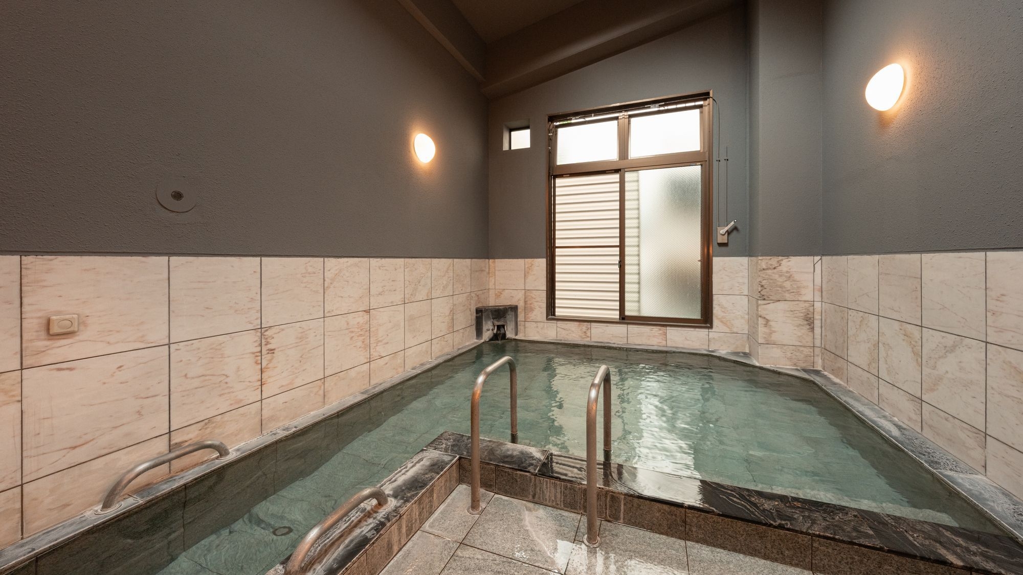 【夕食グレードアップ】牛の鉄板焼きへアップグレード。100％源泉かけ流しで満足★特典付＜1泊2食＞