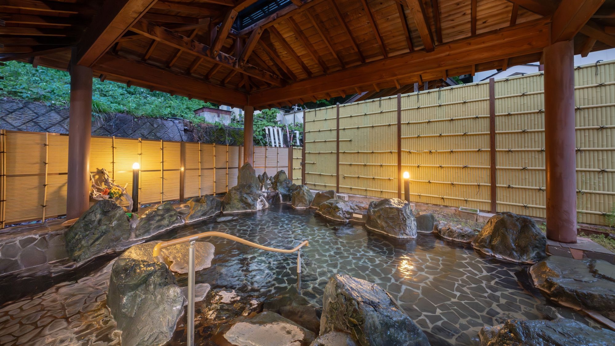 《全館リニューアル記念◆素泊》お1人様1100円OFF！湯を味わう贅沢時間。20時迄チェックイン可