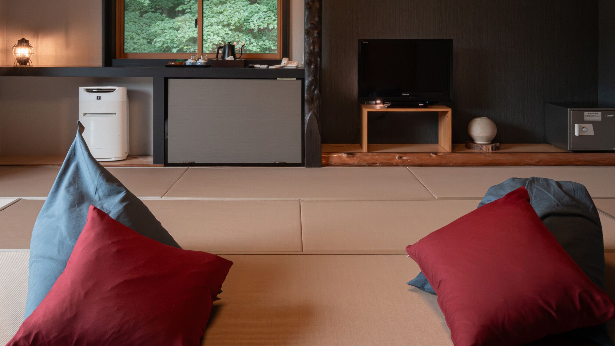 【和室15畳】クッションも完備でリラックスいただけます。