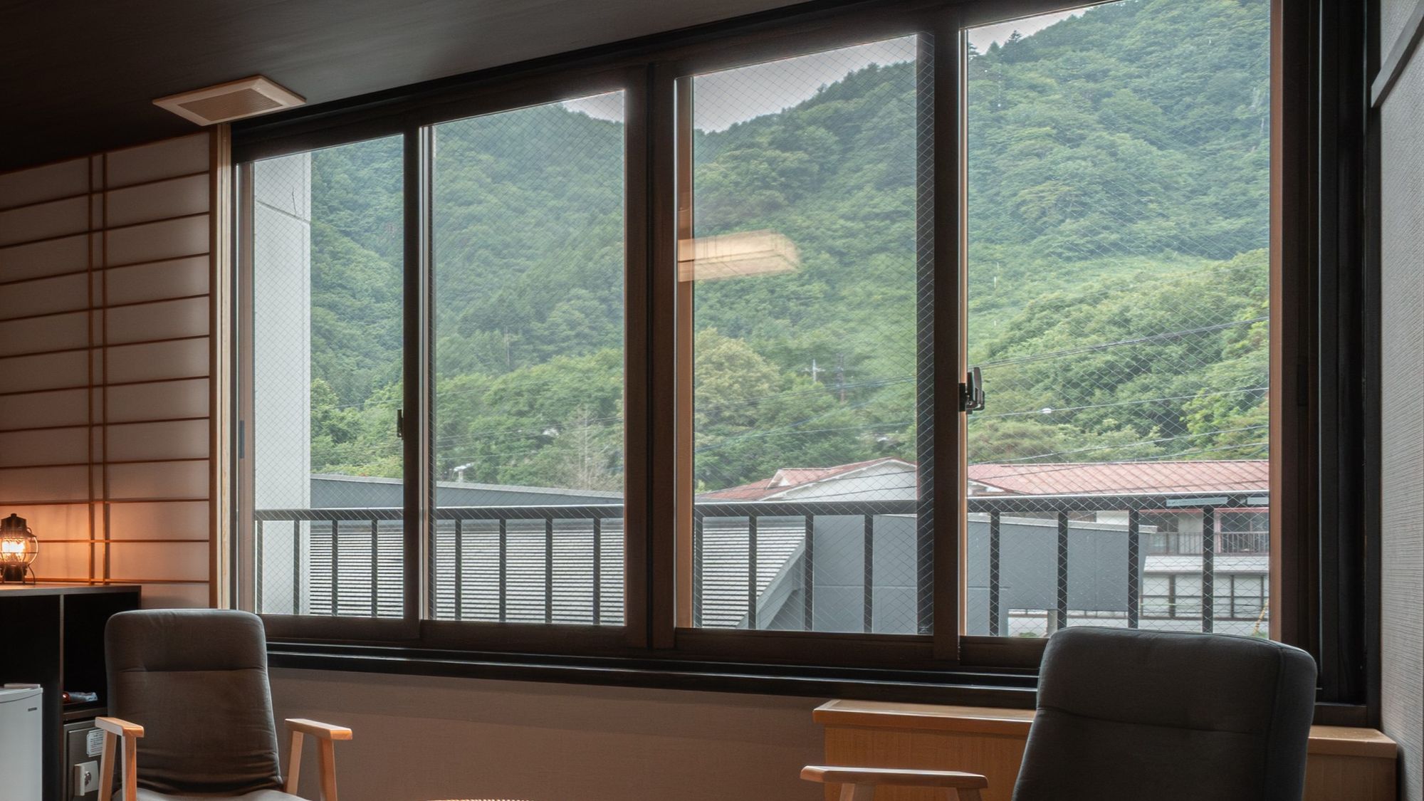 【和室10畳】森の景色と畳で過ごす落ち着き空間