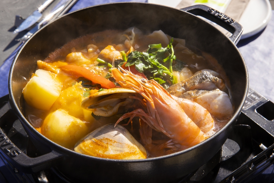 【部屋食】【全棟天然温泉付】カラダが喜ぶ山ごはん(夕食ブイヤベース鍋・朝食付)