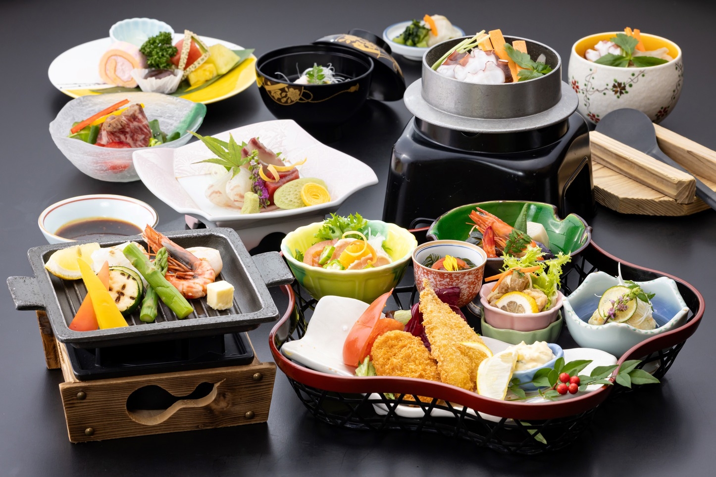 【2026年6月〜8月】１泊２食付（ご夕食：花衣御膳　アルコール＆ソフトドリンク飲み放題付)