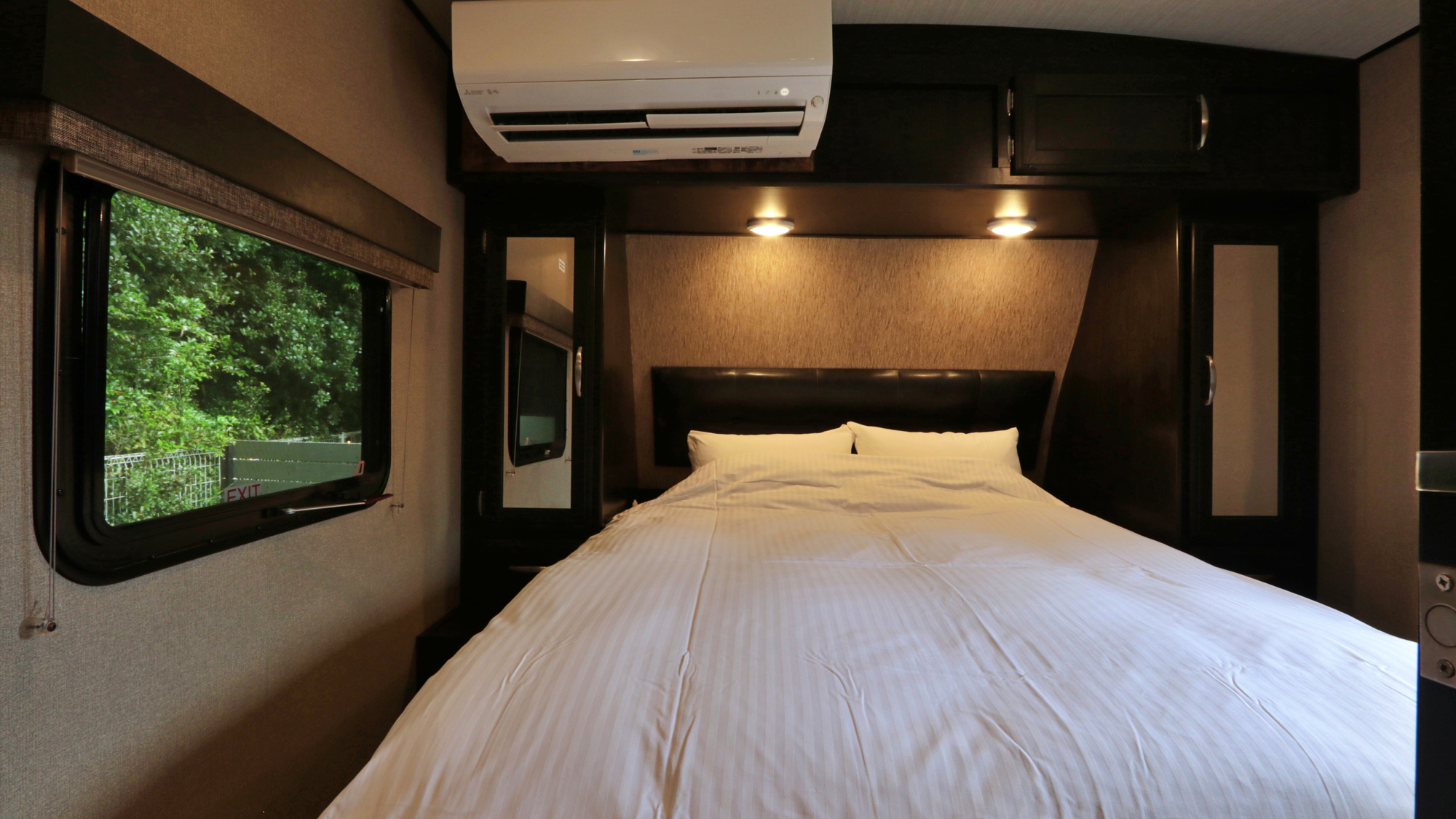 【トレーラーハウス】ベッド