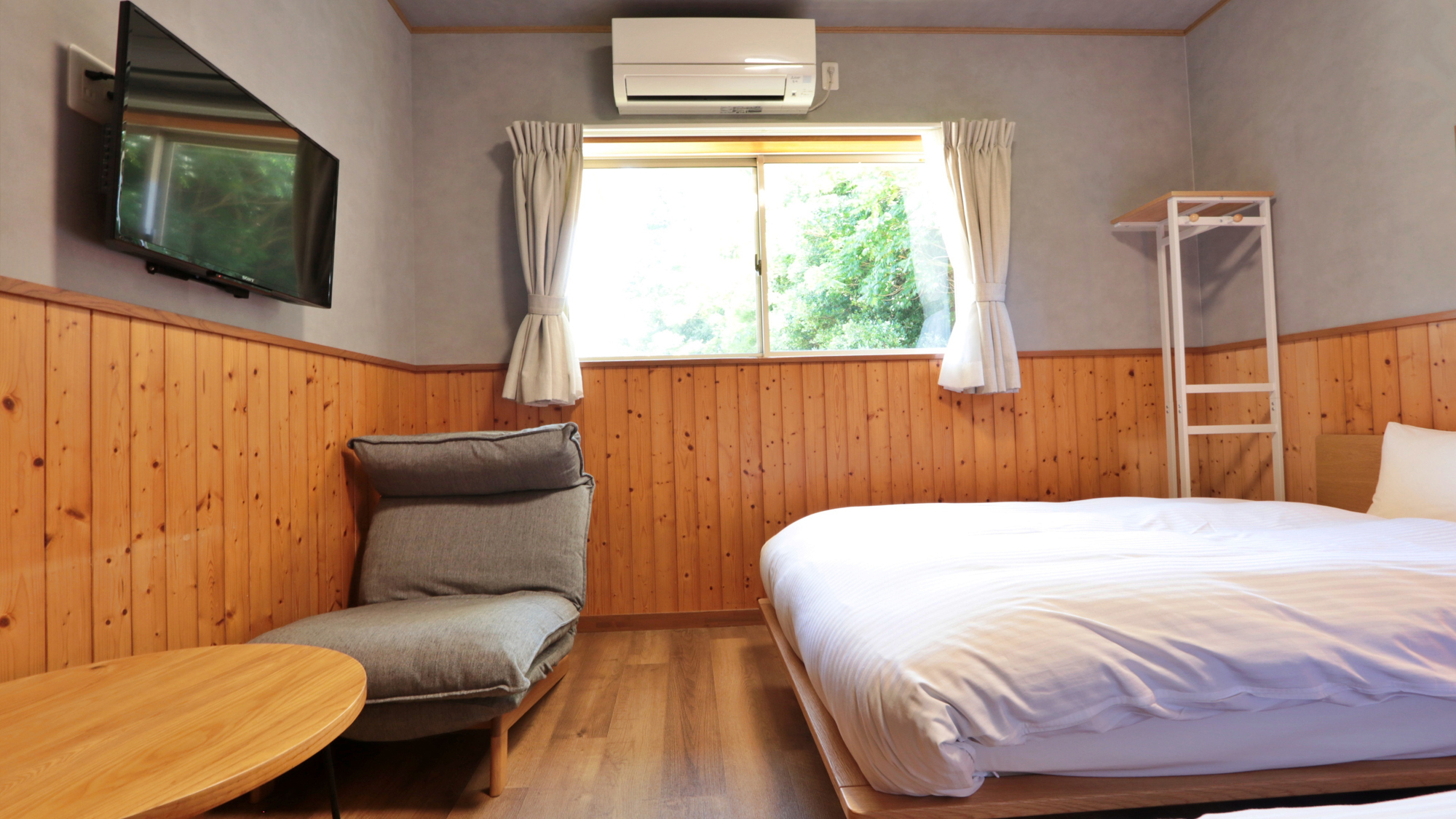 【さくらテラス】8帖の洋室