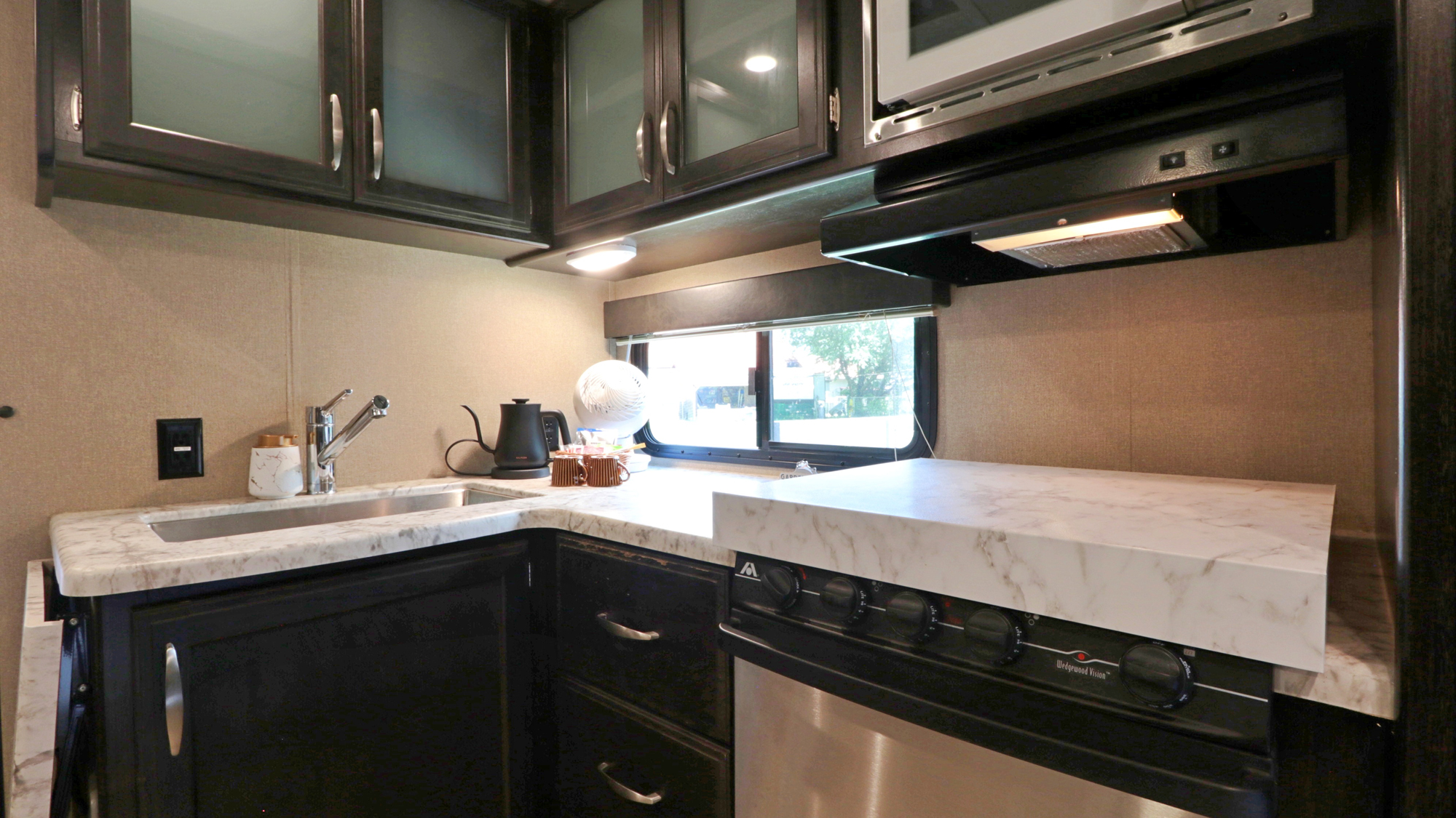 【トレーラーハウス】キッチン（コンロは使用不可）