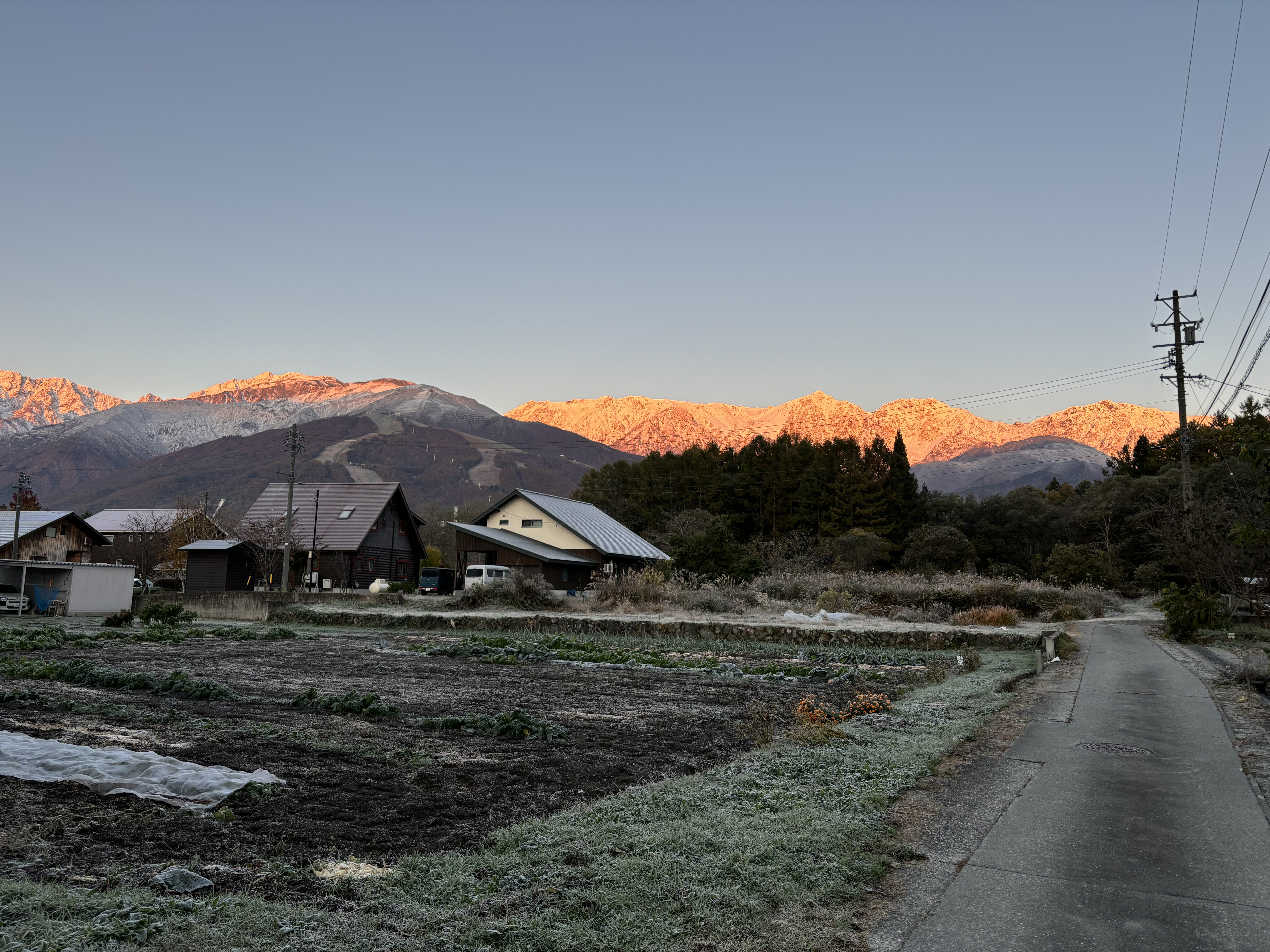 早朝の白馬三山