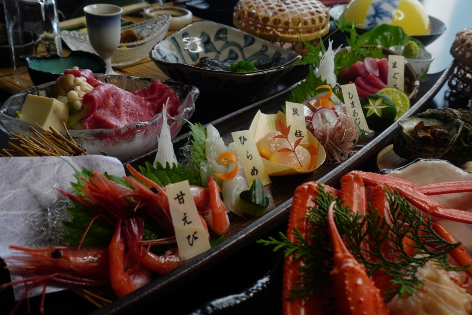 【夏】当館人気NO1！★ピクピク動く！ほんのり甘〜い活いか【活イカ会席】  〜朝・夕個室食〜