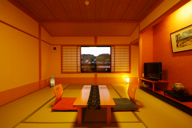 Paulownia Room