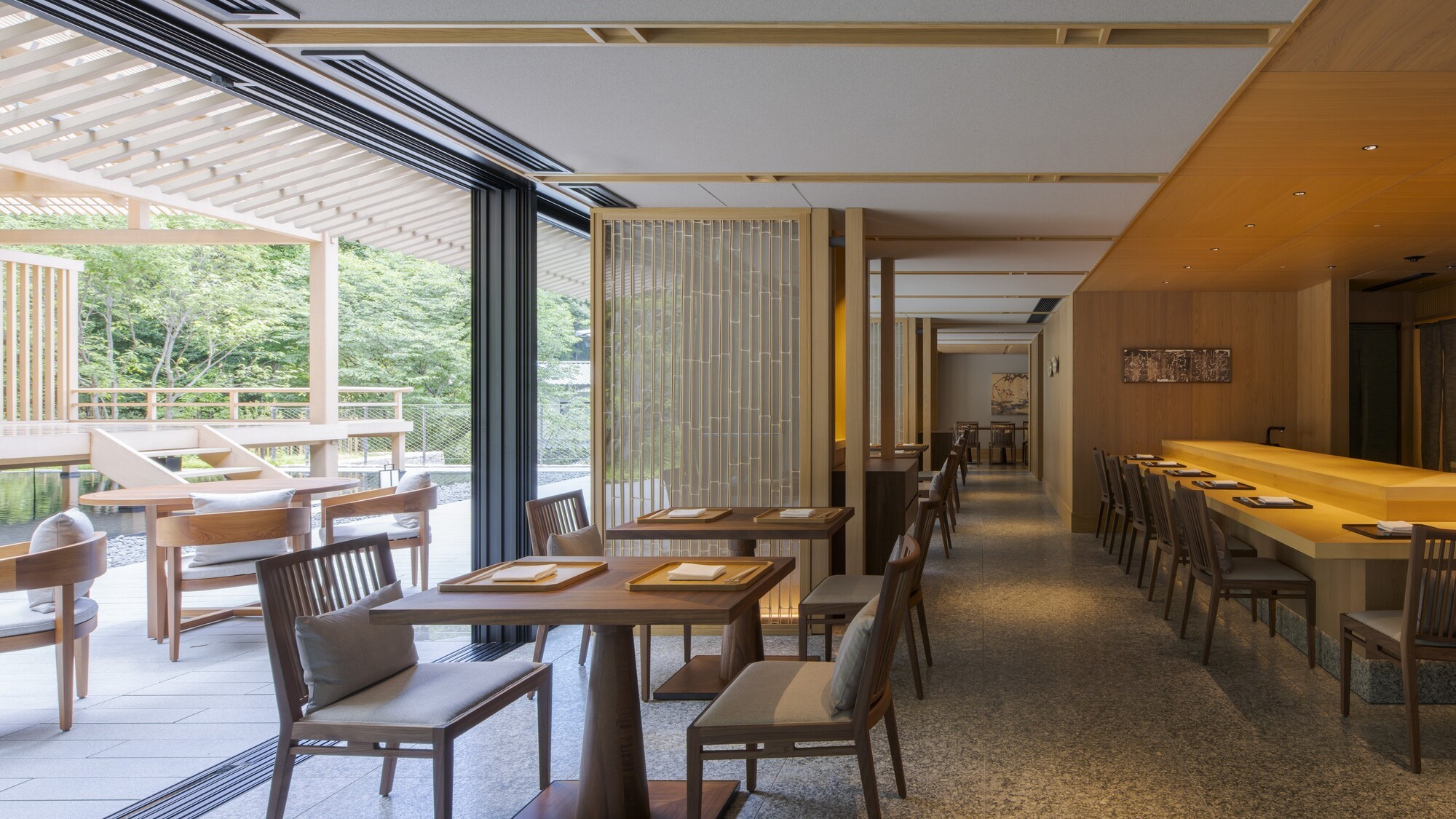 りょうぜん：店内イメージ