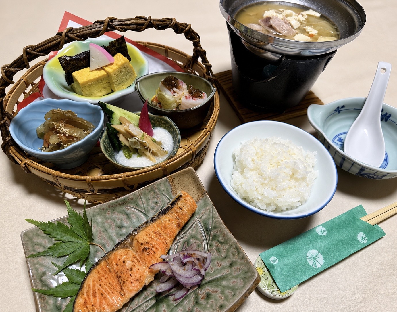【現金支払い・朝食付】Wi-Fi完備・コンビニ2分！名湯源泉に浸かってリフレッシュ！露天サウナ有♪