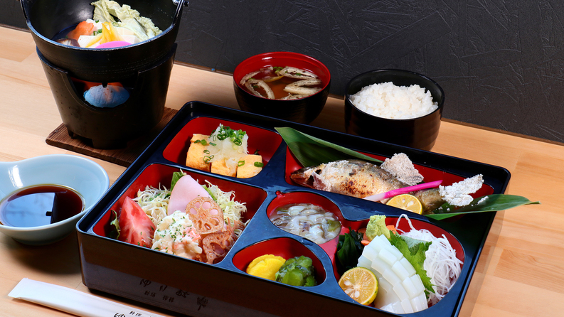 【朝食付】朝の活力をボリューム満点の和御膳で☆レイトチェックイン22時OK！