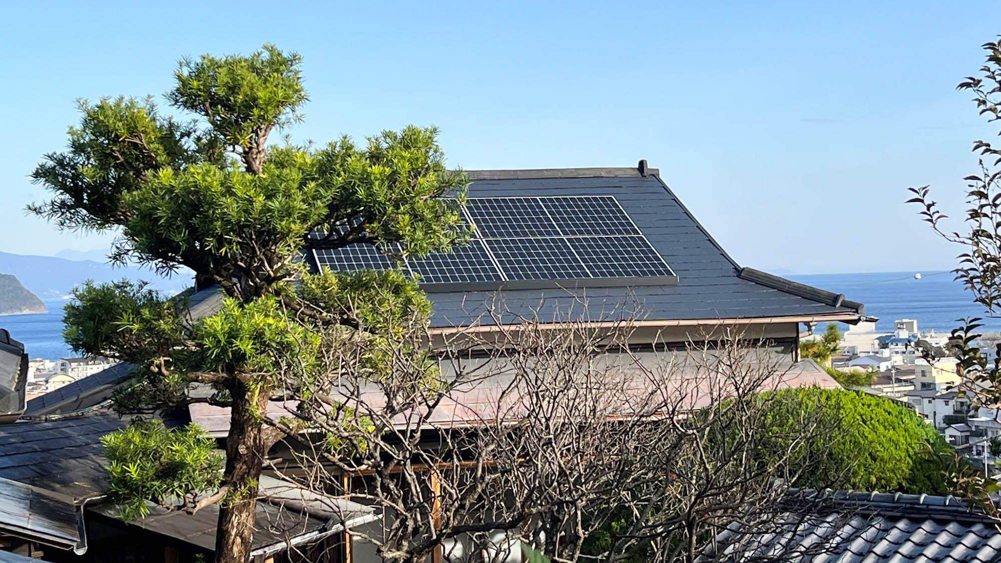 ・【太陽光パネル】太陽光発電を利用した給湯システムを採用。環境に優しい取り組みを行っております