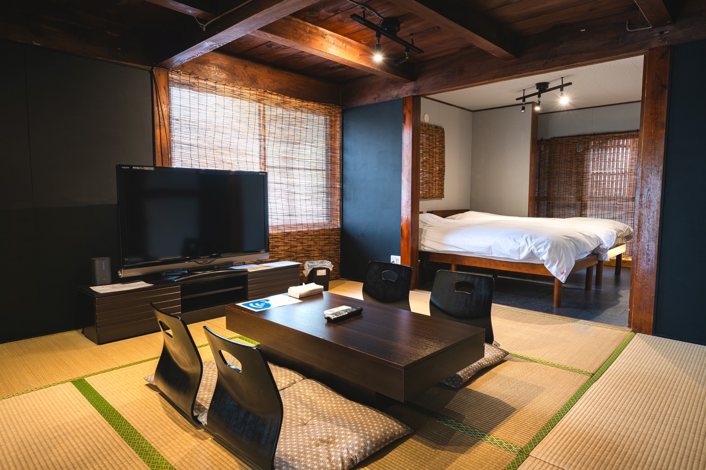 伊勢神宮内宮まで徒歩5分。おかげ横丁内の1棟貸宿泊施設。