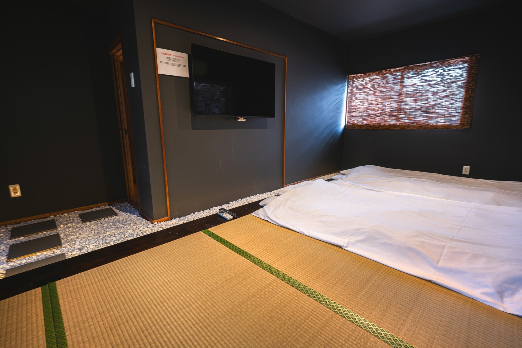 伊勢神宮内宮まで徒歩5分。おかげ横丁内の1棟貸宿泊施設。