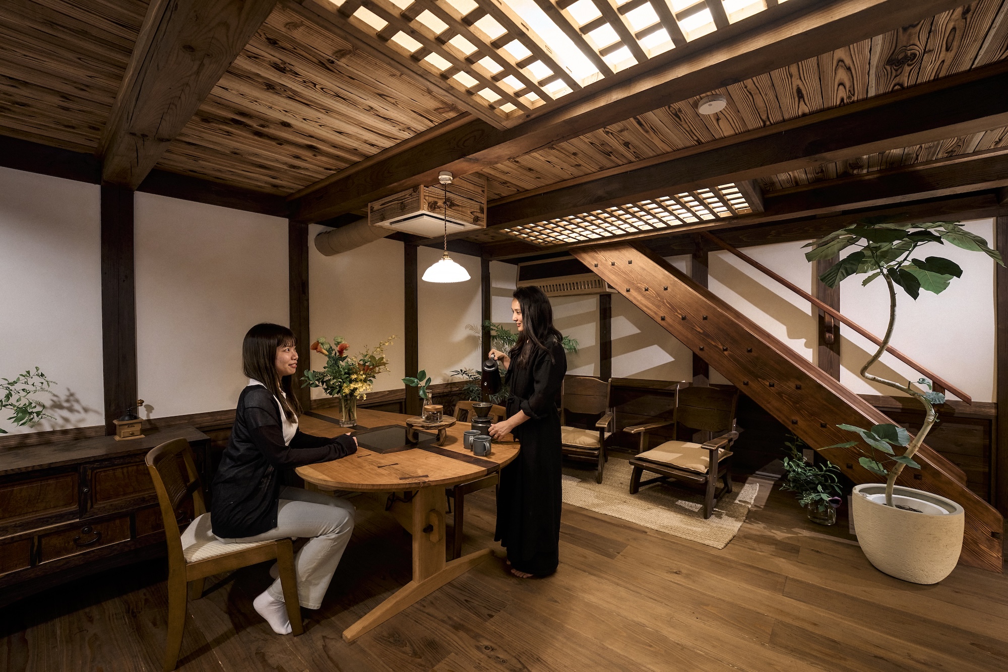 ダイニング　-奥庫-