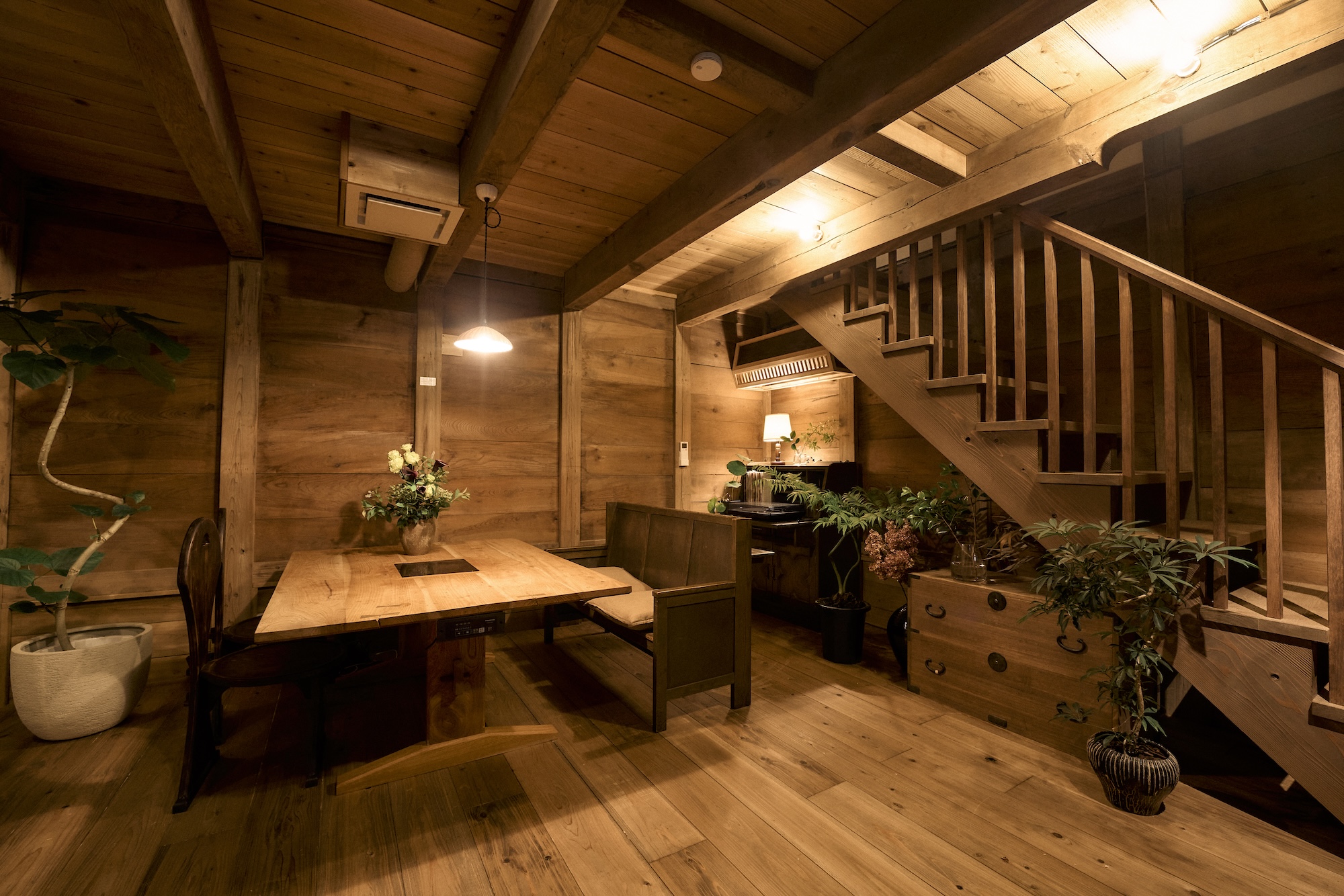 ダイニング　-質庫-