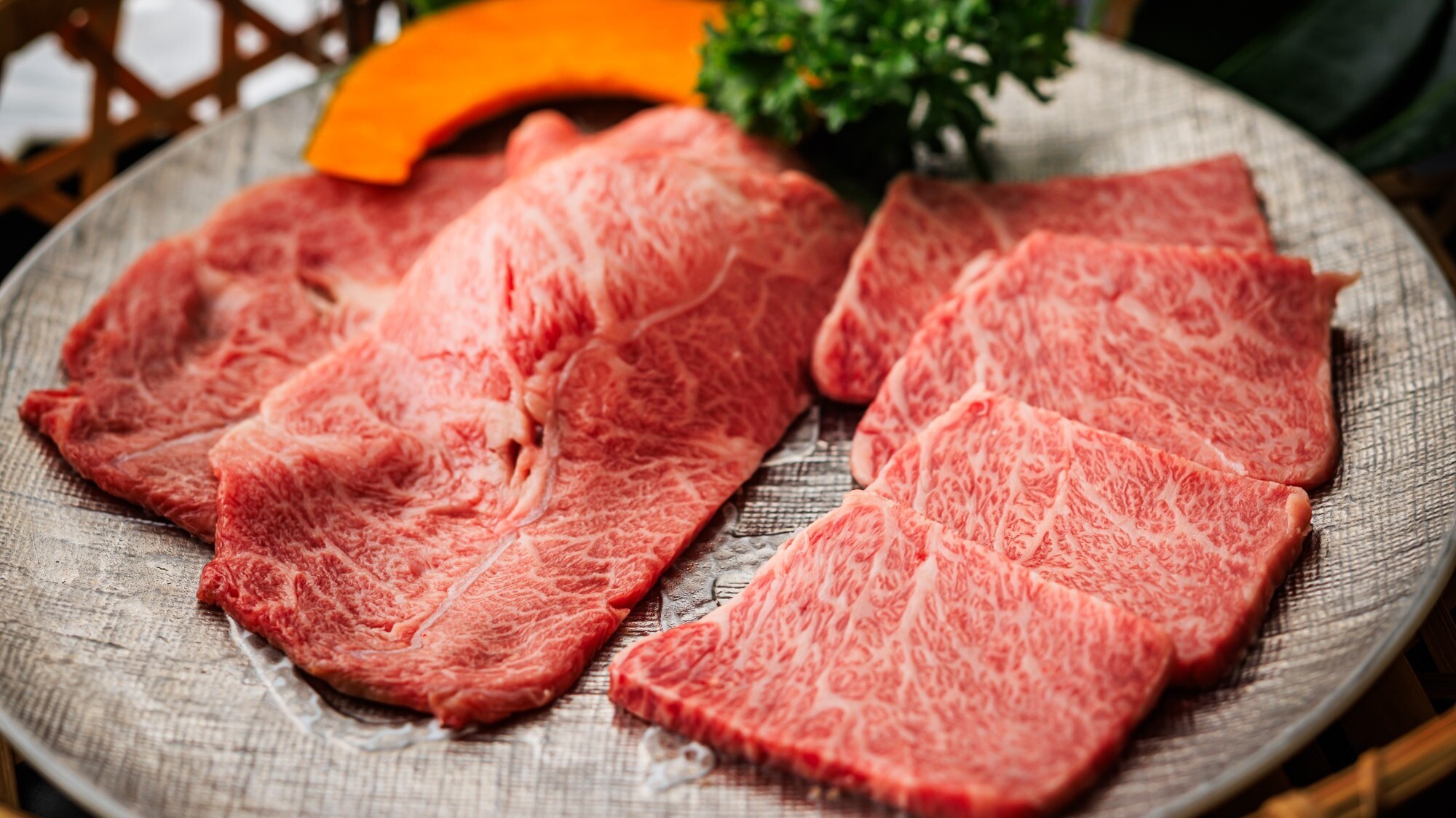 街へ出掛けてご夕食☆山梨ブランド肉３種食べ比べ「YAKINIKU竜ヶ丘」ディナー＆タクシー送迎プラン