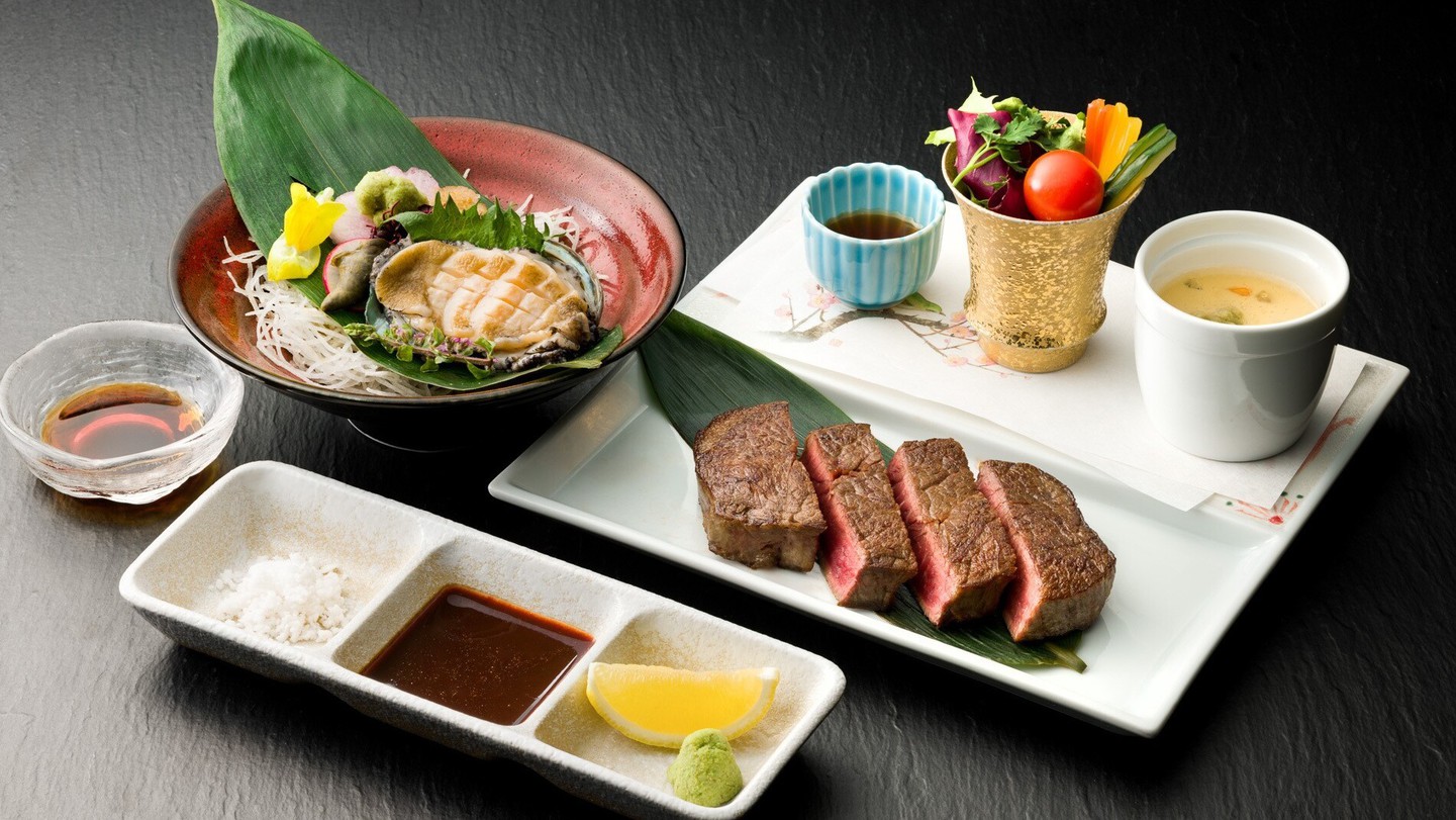 【甲州牛サーロインテーキ＆鮑の刺身】山梨を贅沢に味わう特選和会席☆個室料亭でご夕食プラン