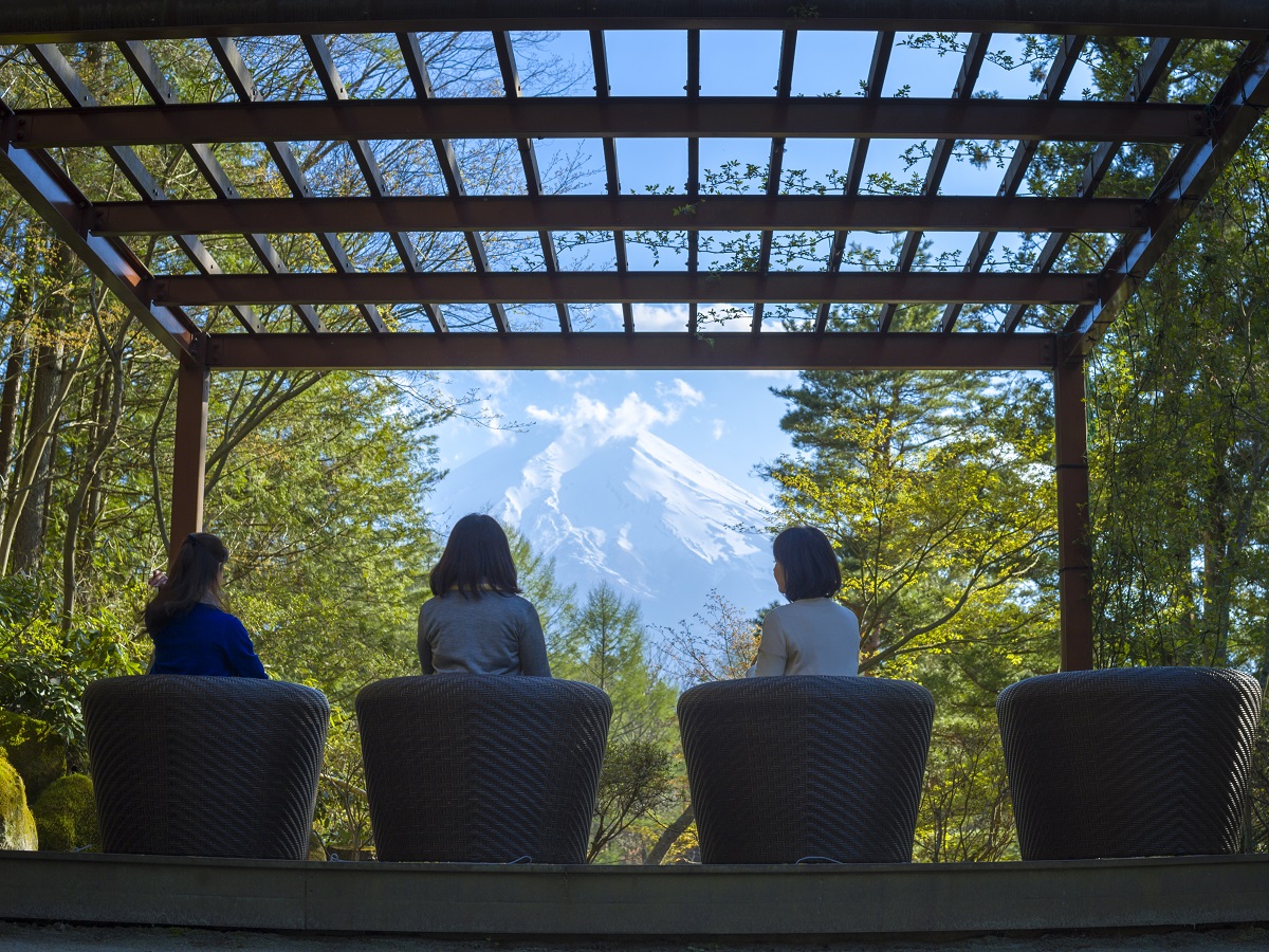 庭園／富士の照（テラス）から絶景富士山と向かい会う感動
