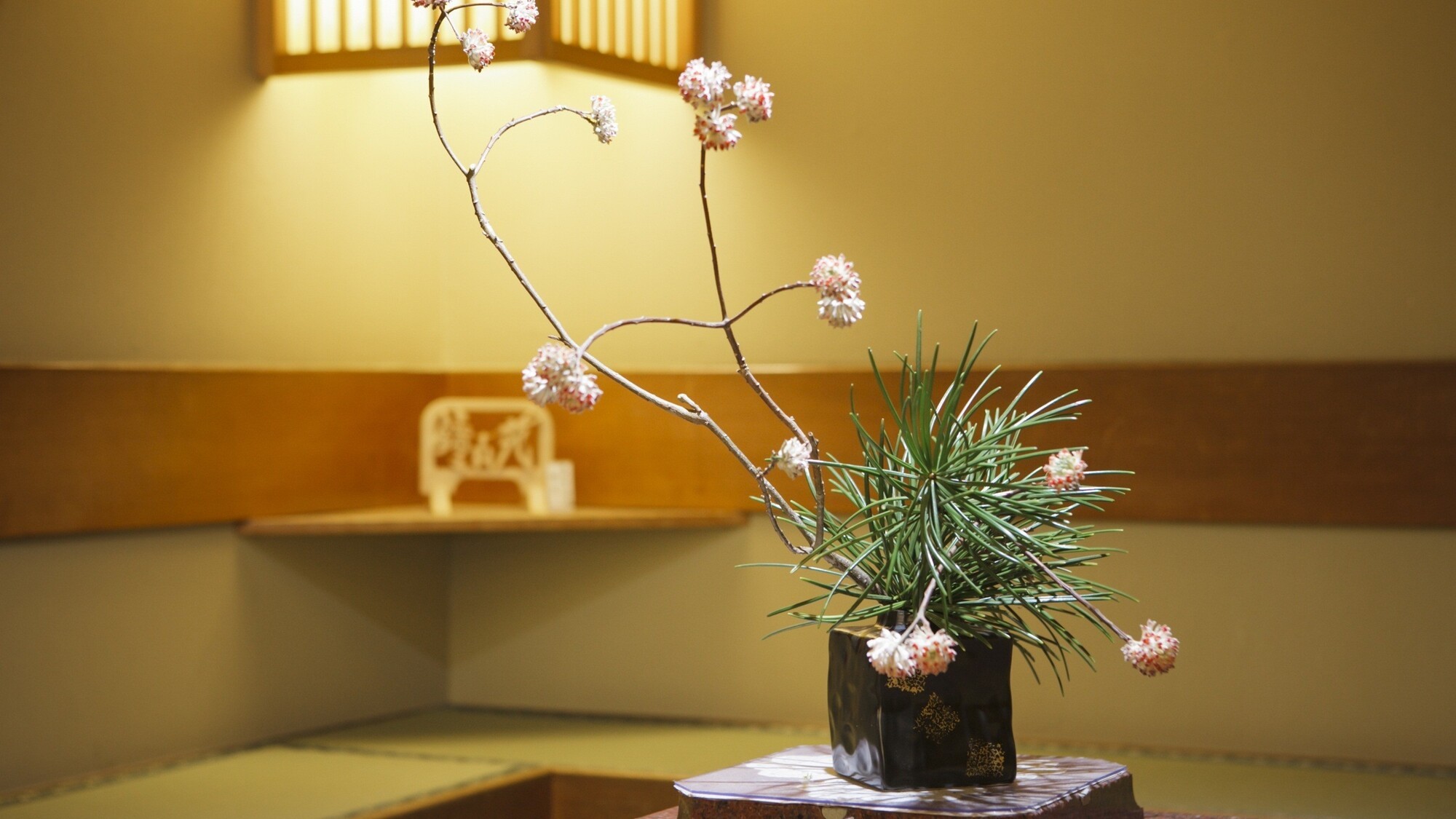 館内随所のいけばなもお客様をお待ちしております