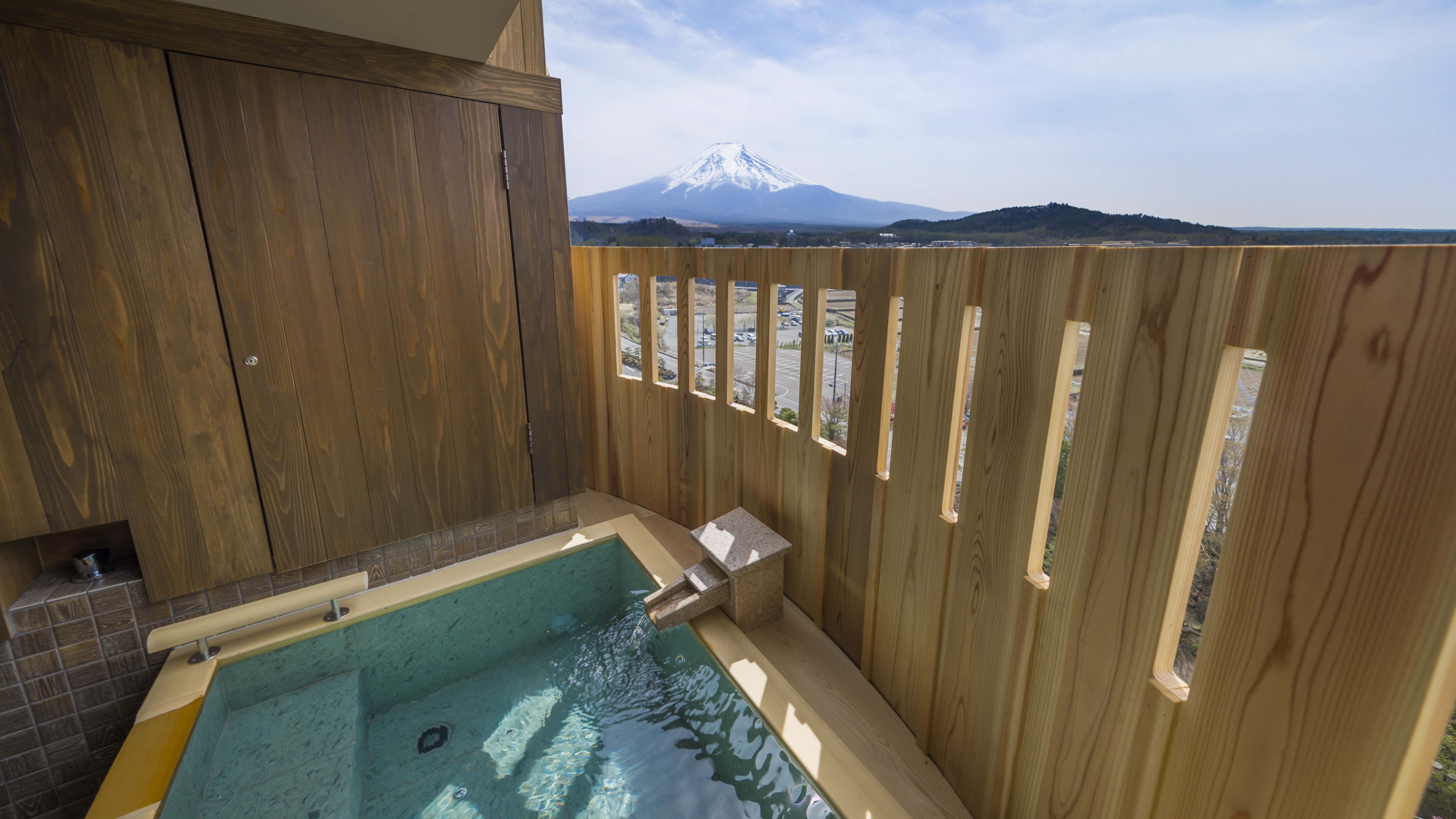 【禁煙】露天風呂付客室「燦里Comfort（さんりコンフォート）」客室露天風呂＜富士山眺望＞