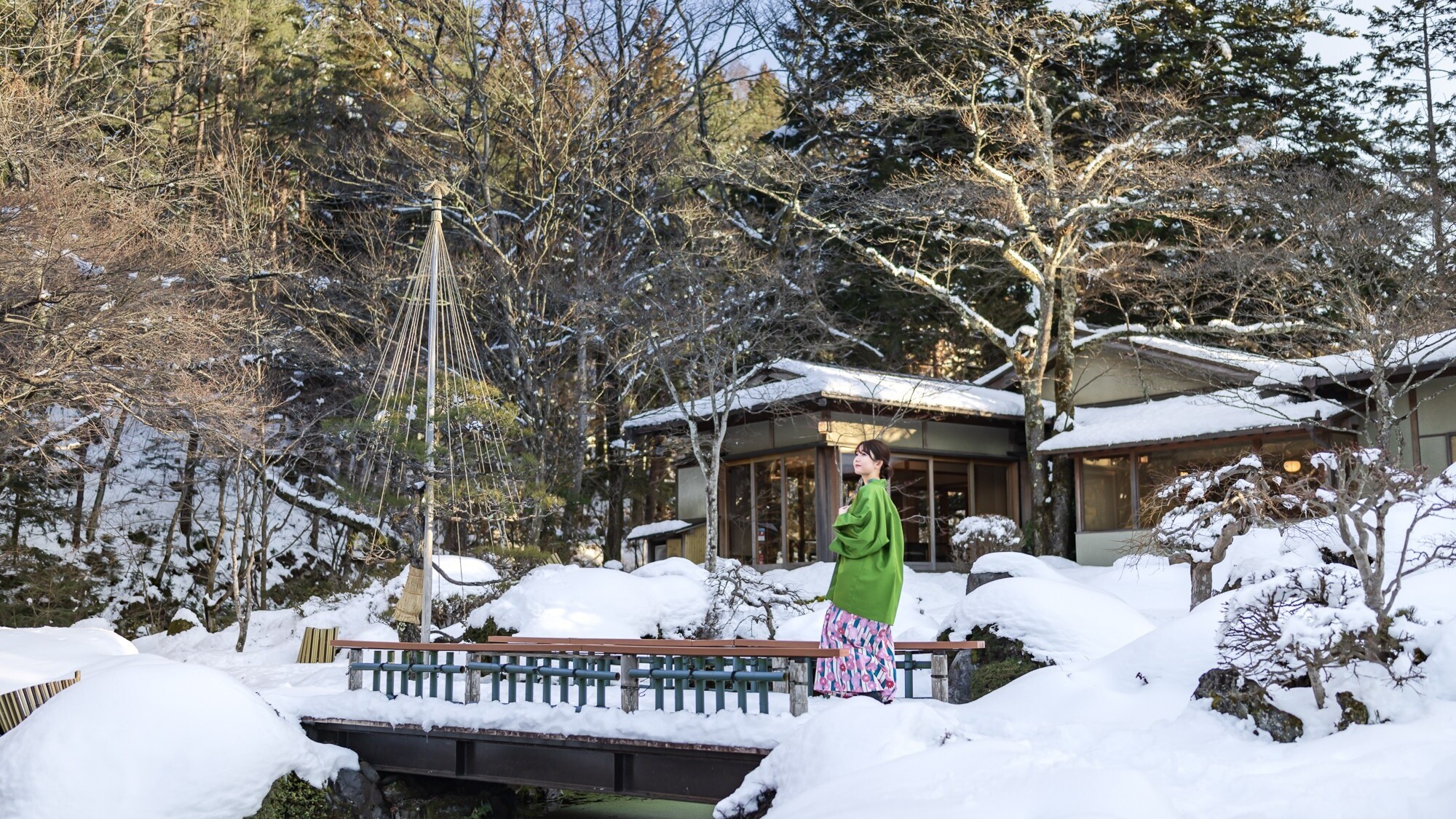 静寂に満ちた白銀の庭園