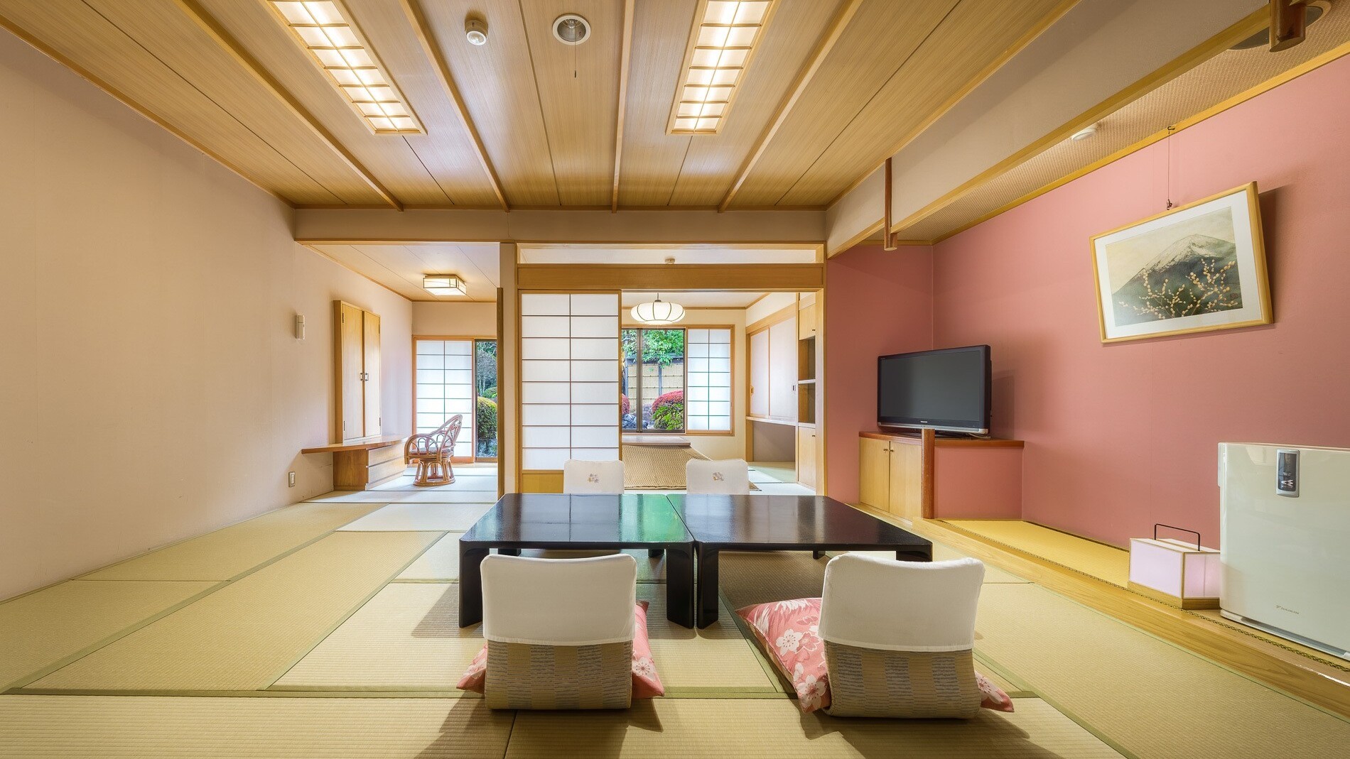 【禁煙】桂亭（かつらてい）／10畳＋4.5畳＜中庭眺望＞