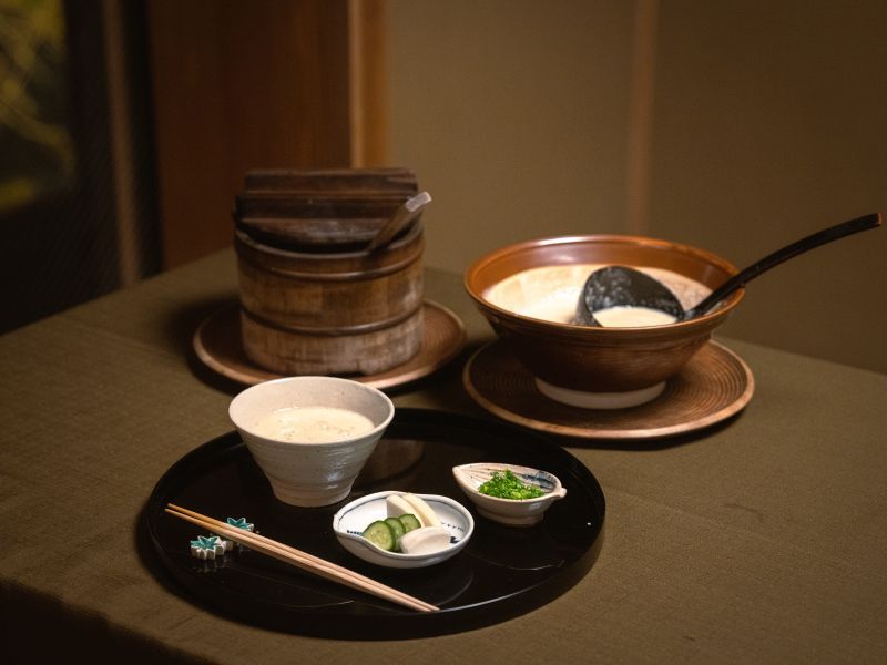 【早割60】夕朝2食付｜老舗料亭で、四季の懐石料理と丸子名物とろろ汁｜ご夕食：待月楼【フロント棟】