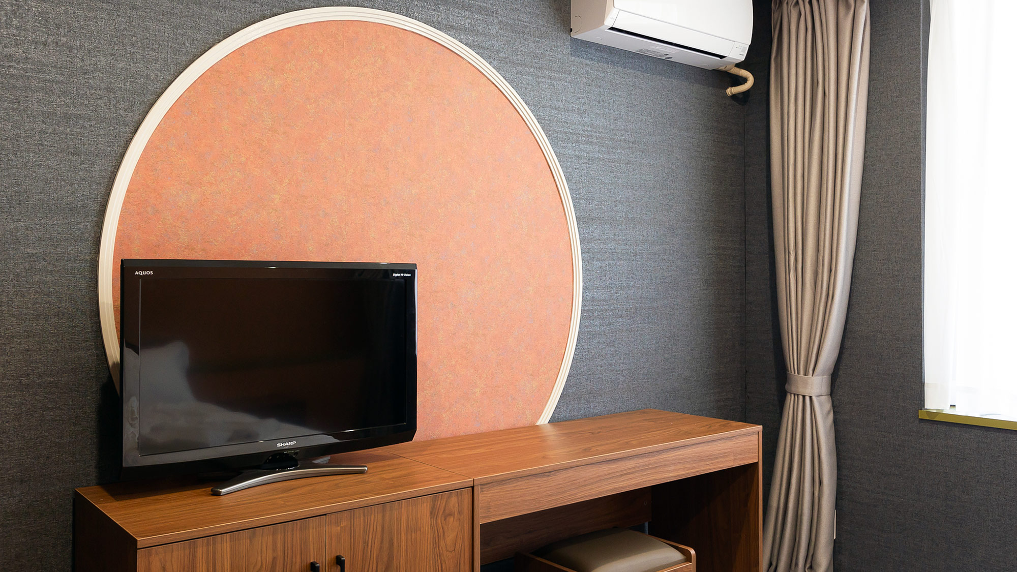 ・【スタンダードクイーン一例】全室テレビ、エアコン完備