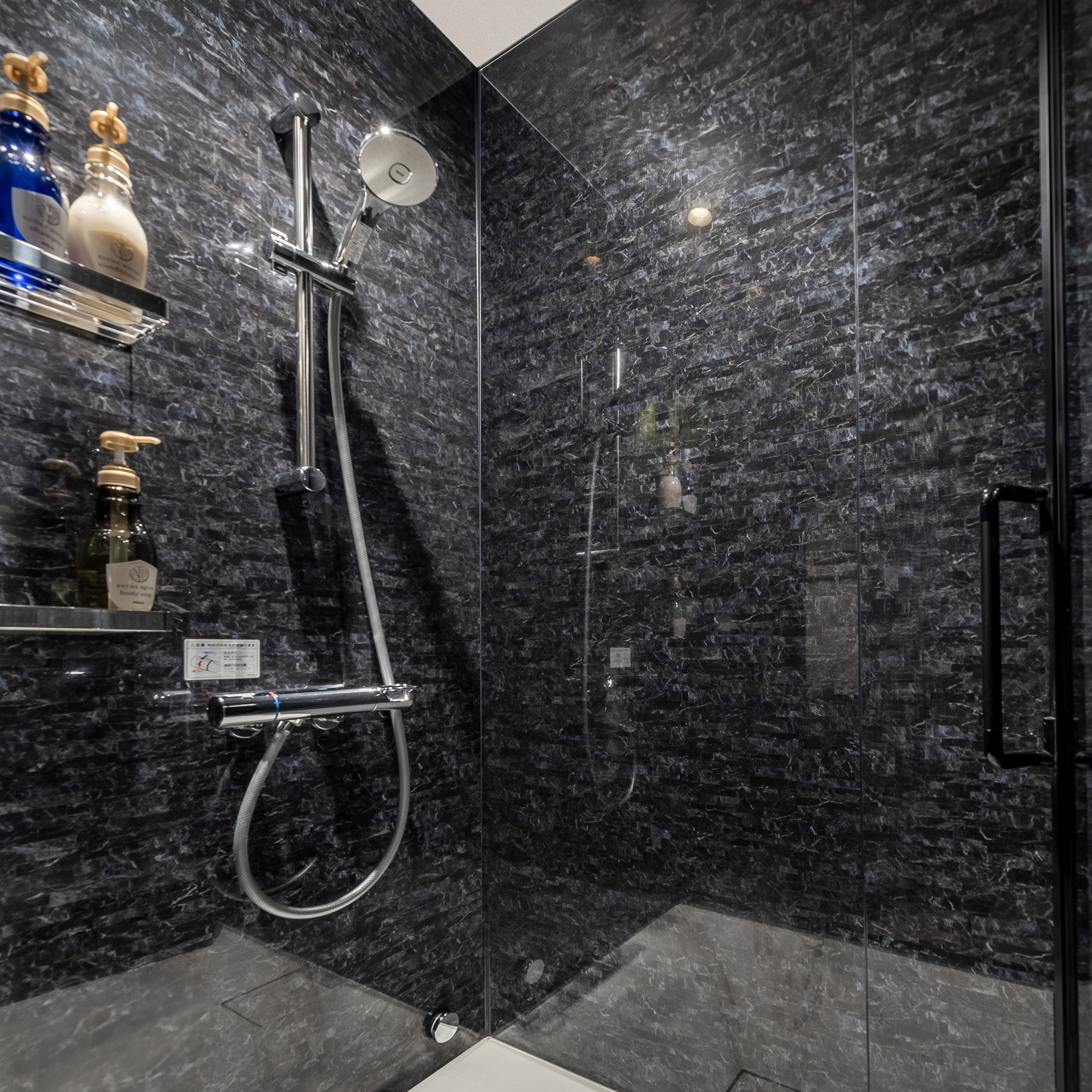 【デラックスツイン】シャワーブース　一例