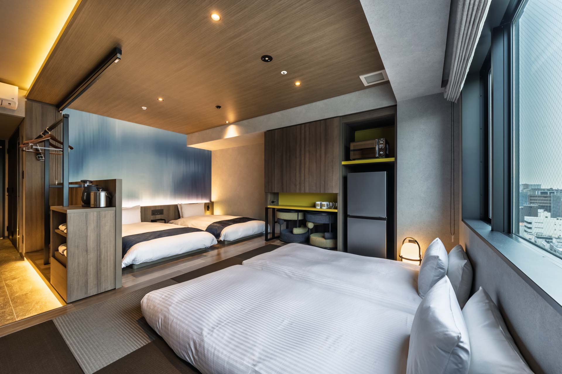 【ファミリー和洋室】小さなお子様連れに嬉しい布団付のお部屋。和の落ち着きと洋の快適さが調和した空間