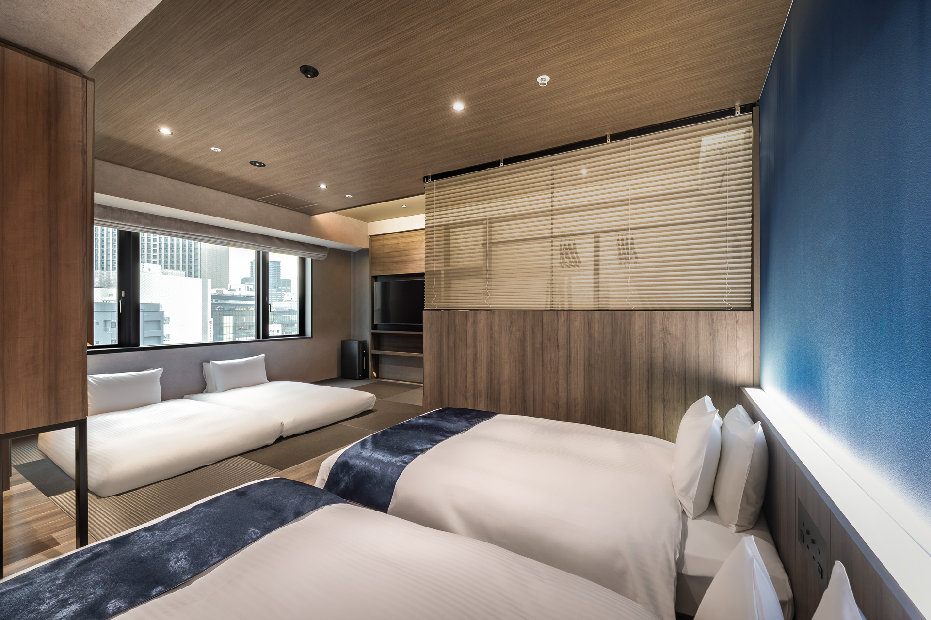 【ファミリー和洋室】小さなお子様連れに嬉しい布団付のお部屋。和の落ち着きと洋の快適さが調和した空間