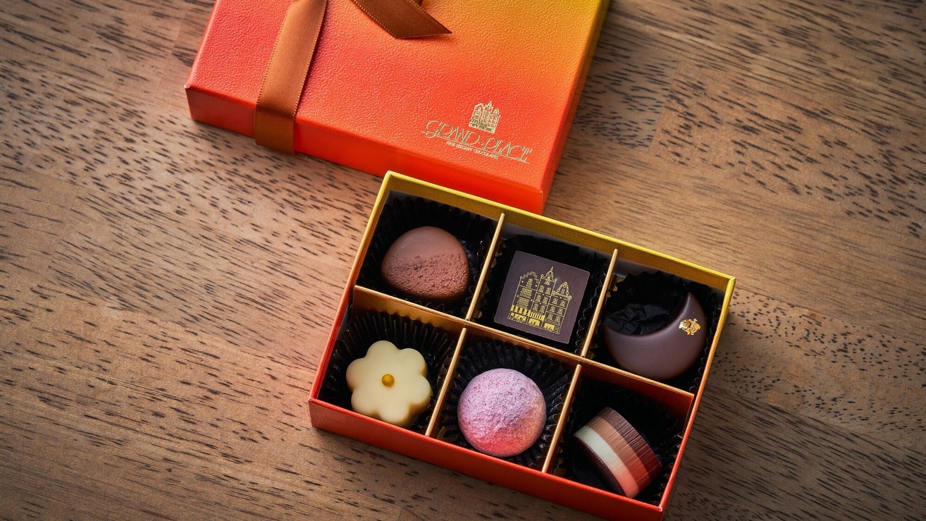 【Chocolat Portrait】＜夕朝食付＞静寂の森で味わう 想いを映す6種のショコラ