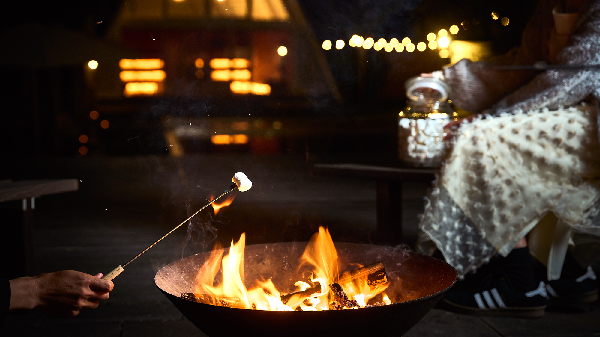 夜は焚き火と焼きマシュマロがお楽しみいただけます。