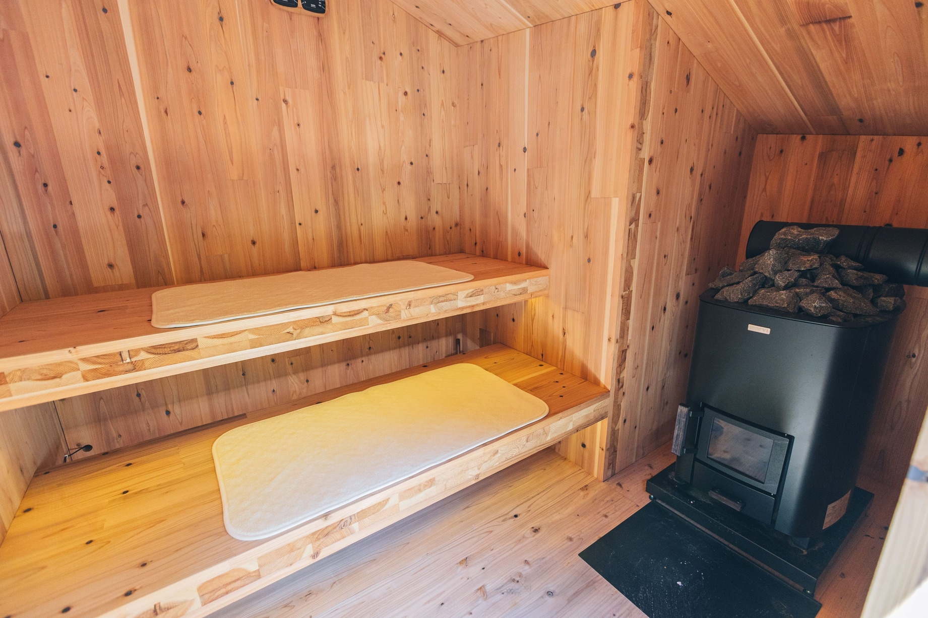 【ペットと泊まれる】プライベート薪サウナ付き一棟貸し宿 Earthboat Togakushi