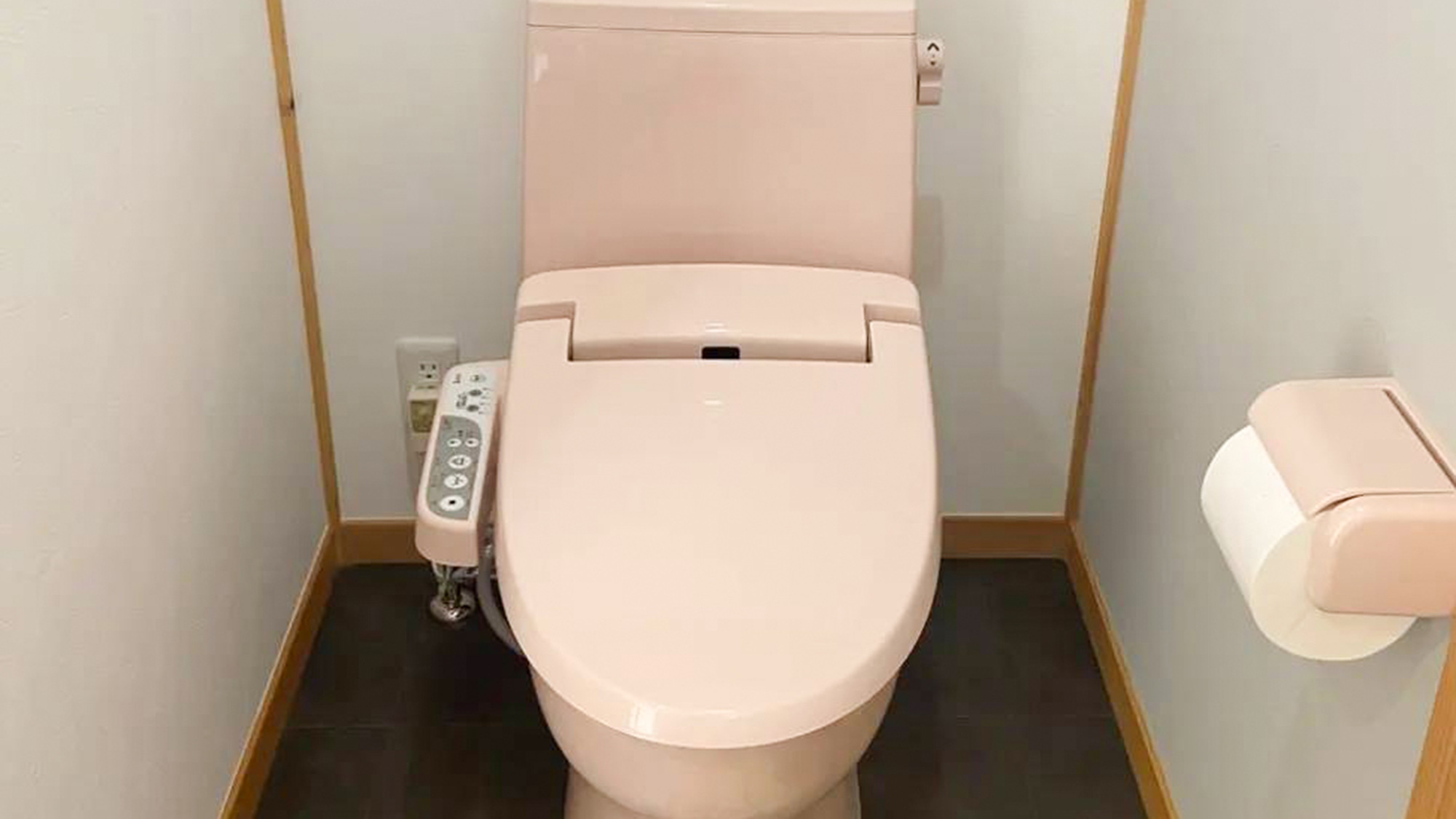 ・【トイレ】広くゆったりとご利用いただける洗浄機付トイレ