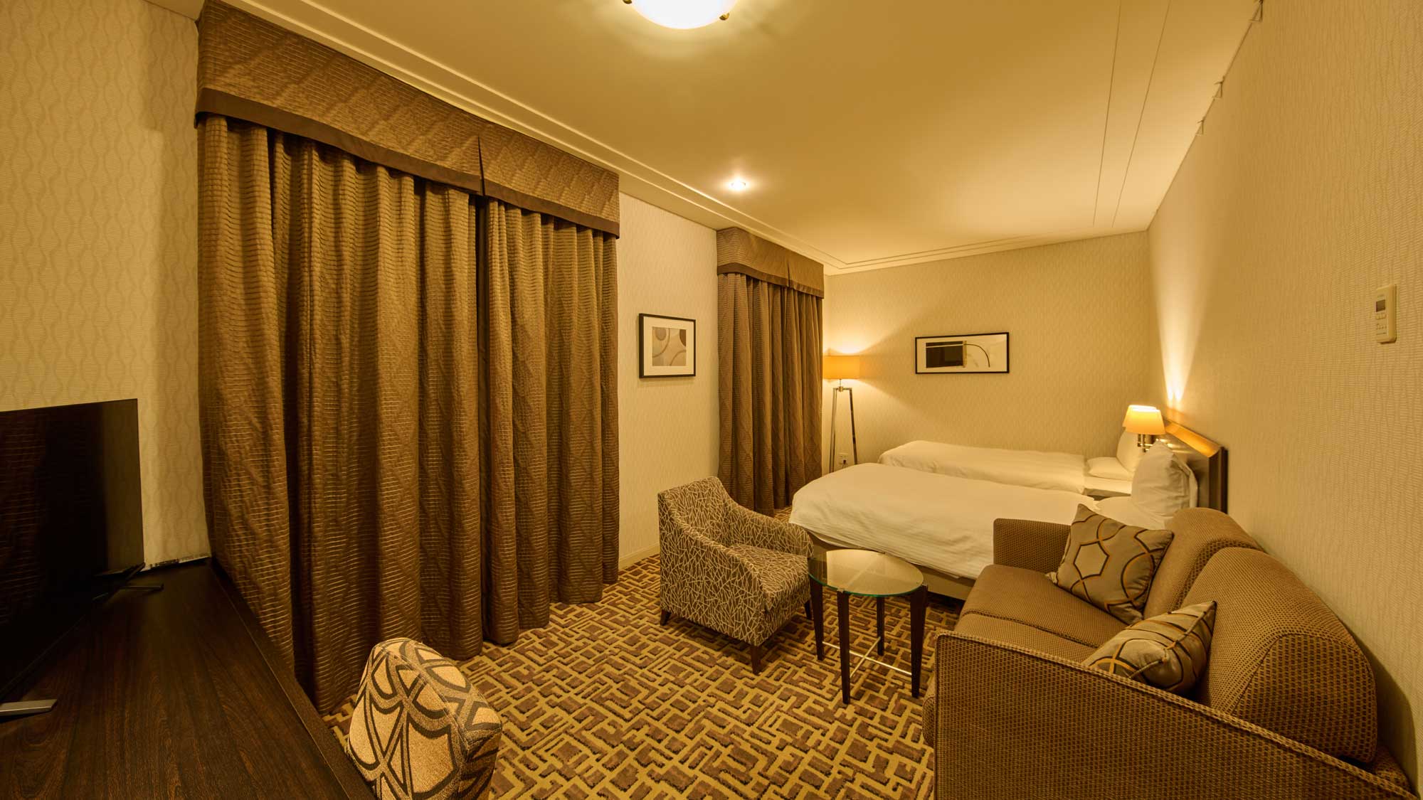 スーペリアツイン_夜の室内4