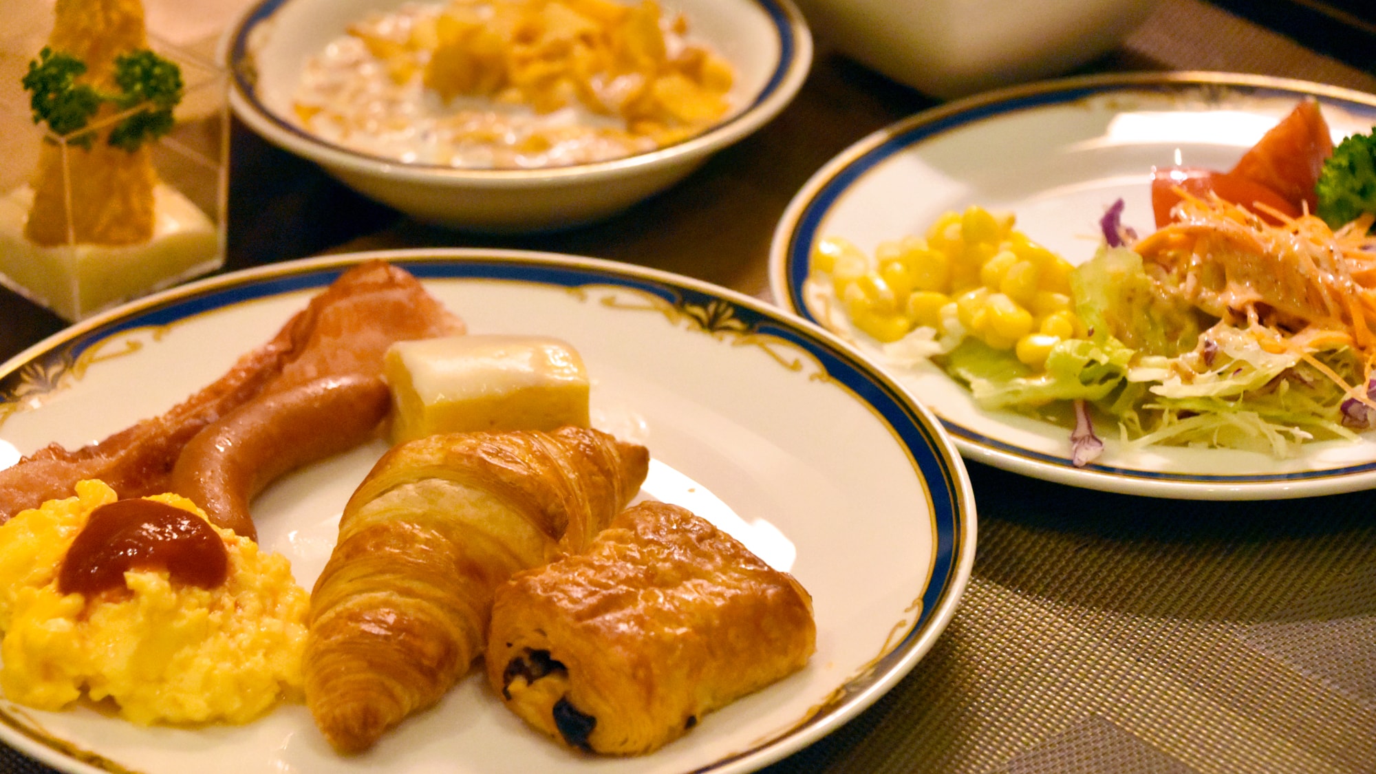 【朝食】ご朝食盛り付け一例