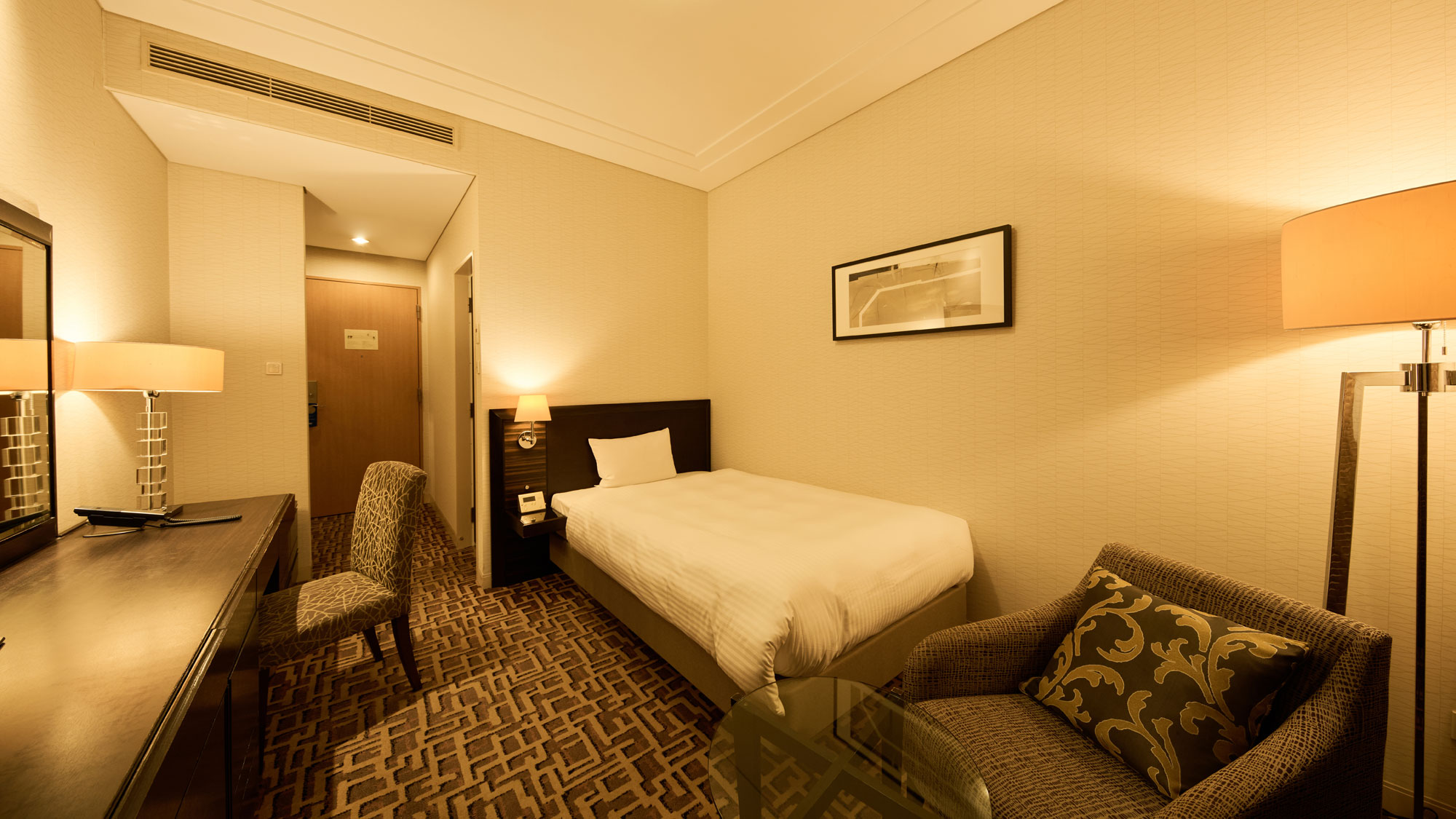 スタンダードシングル_夜の室内2